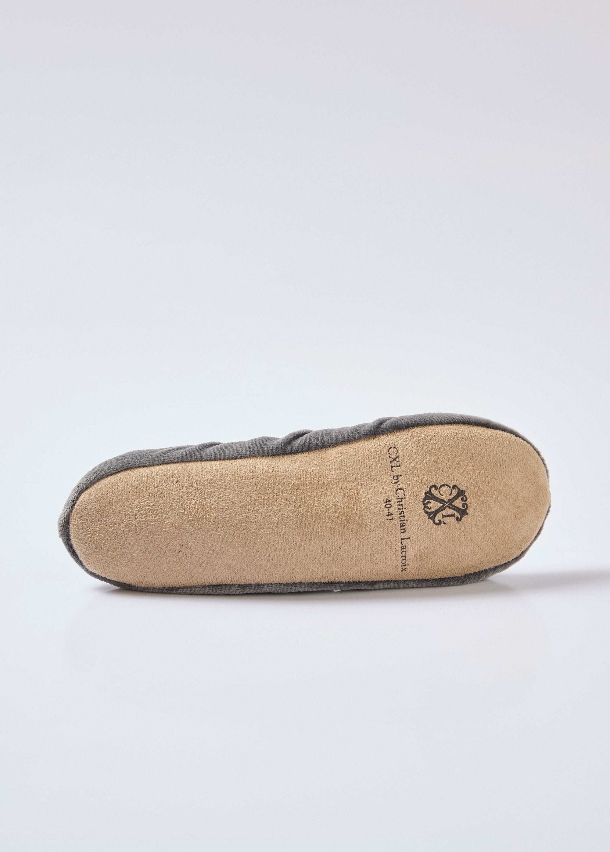 Sapatilhas_de_veludo_estilo_bailarina_Gris_UN1_slim