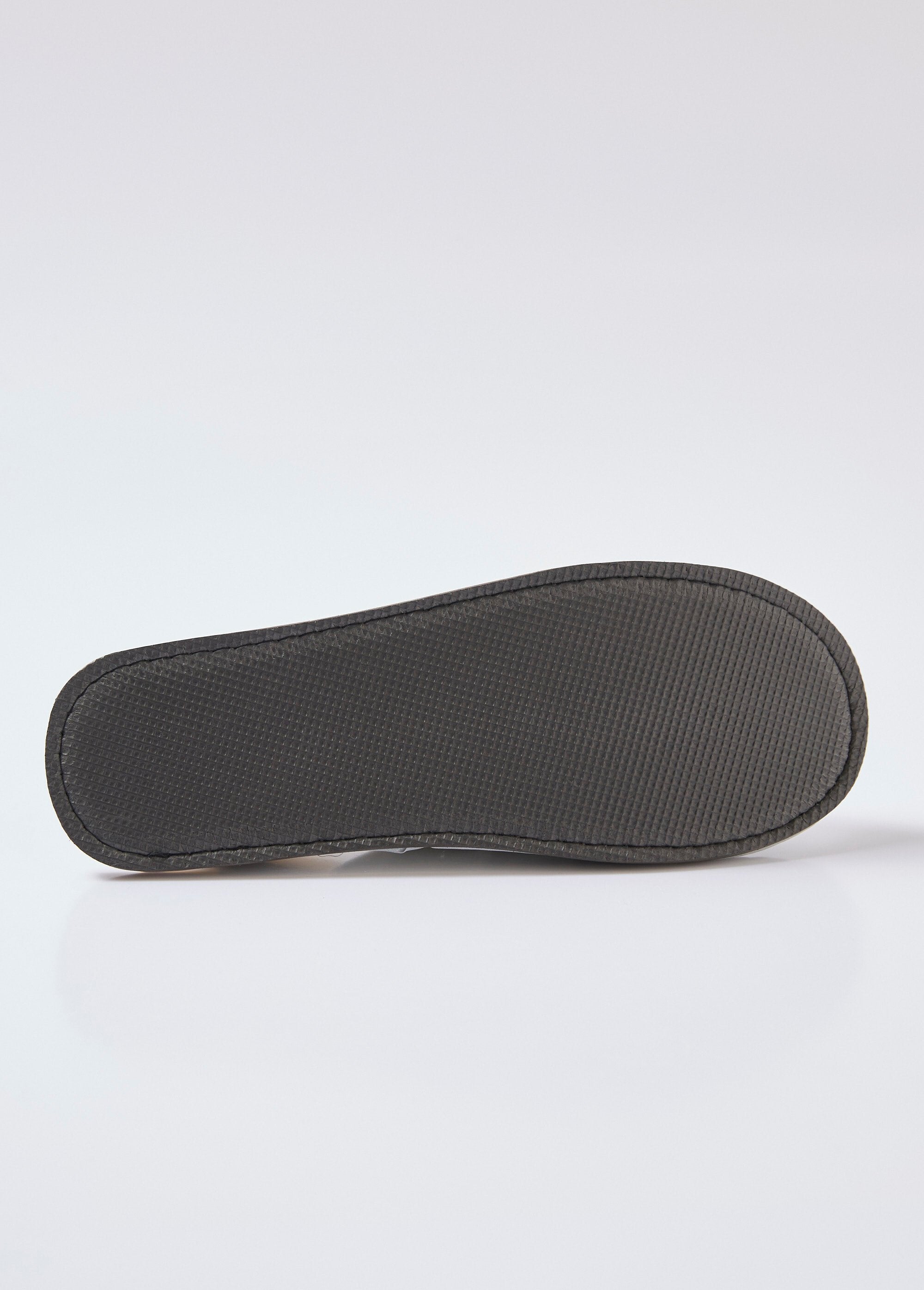 Pantufas_mule_com_estampa_camuflada_Imprime_gris_UN1_slim