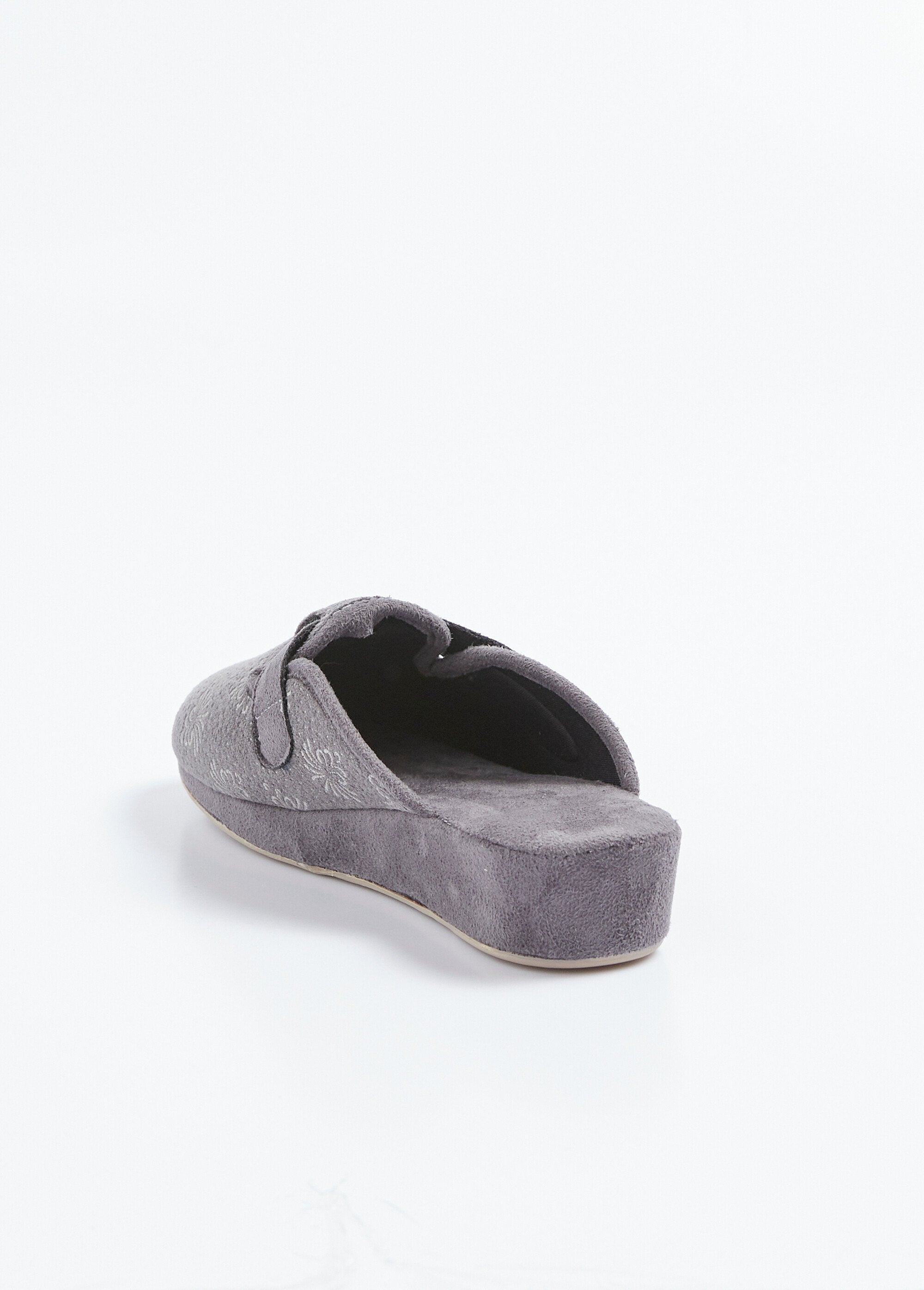 Chinelos_mule_de_velcro_com_largura_confortável_Gris_DO1_slim