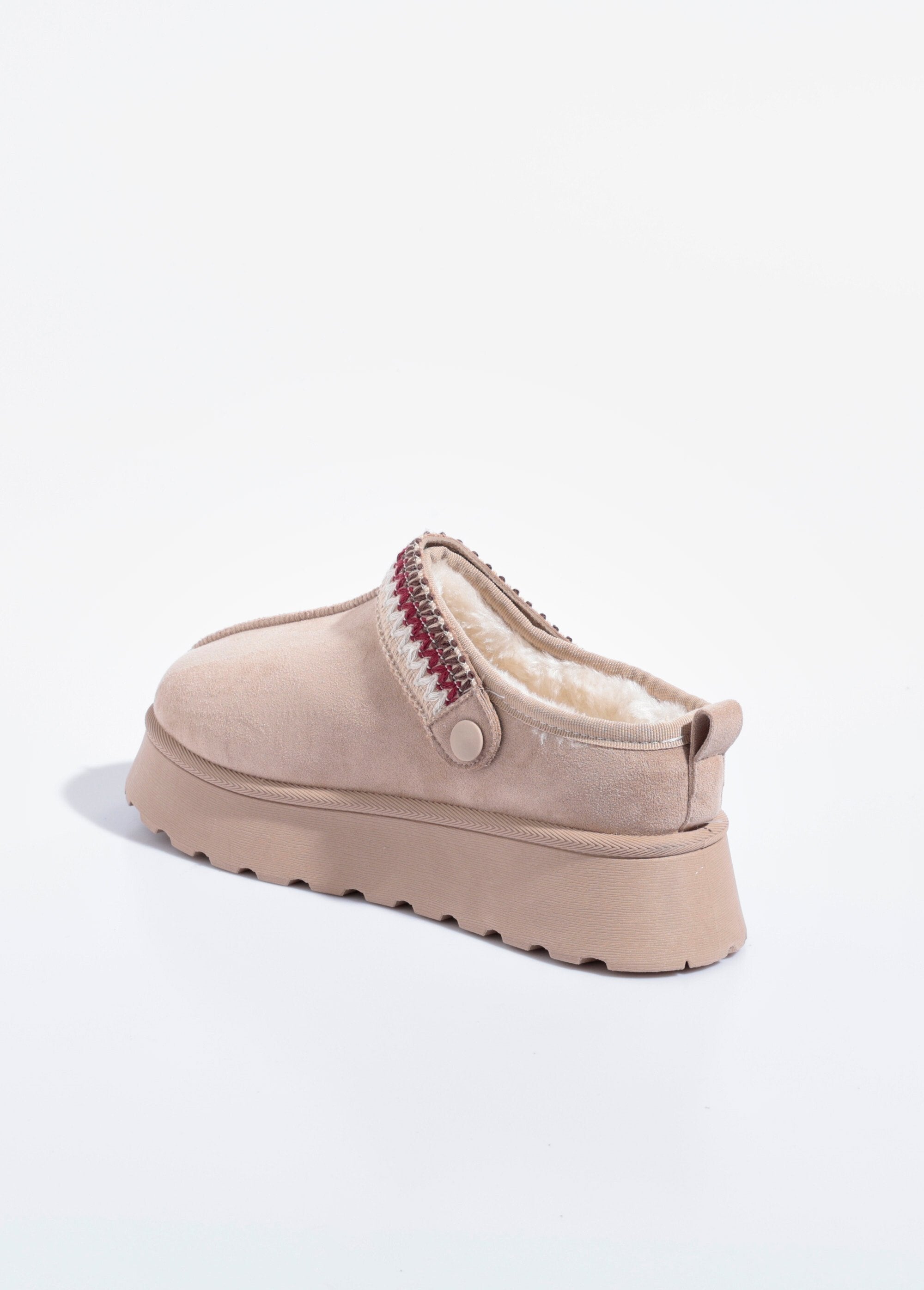 Mulas_de_cunha_forradas_com_pele_e_aba_elegante_Beige_DO1_slim