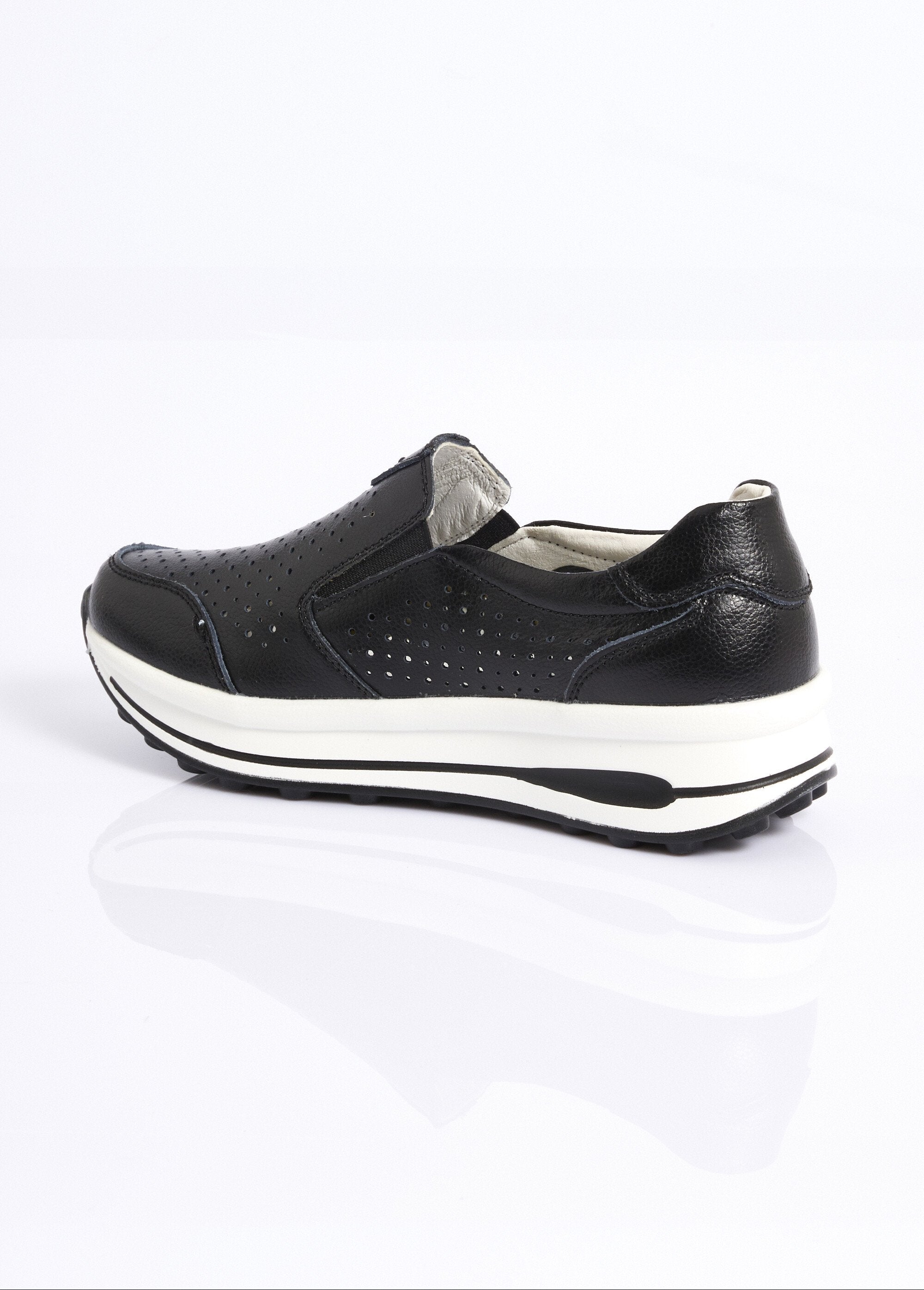 Baskets_perforées_compensées_sportswear_Noir_DO1_slim