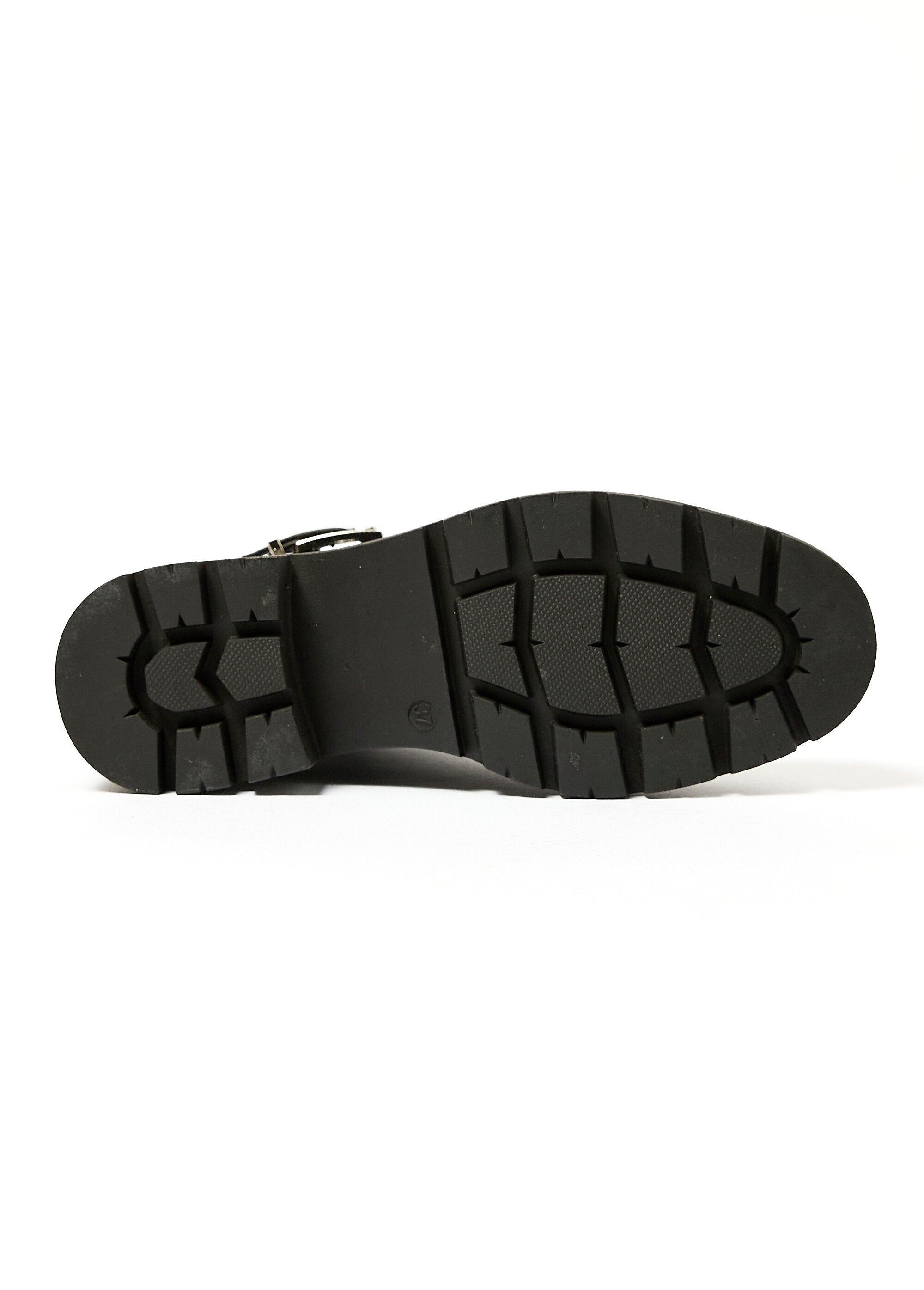 Botas_Chelsea_com_sola_dentada_e_fivela_Noir_UN1_slim