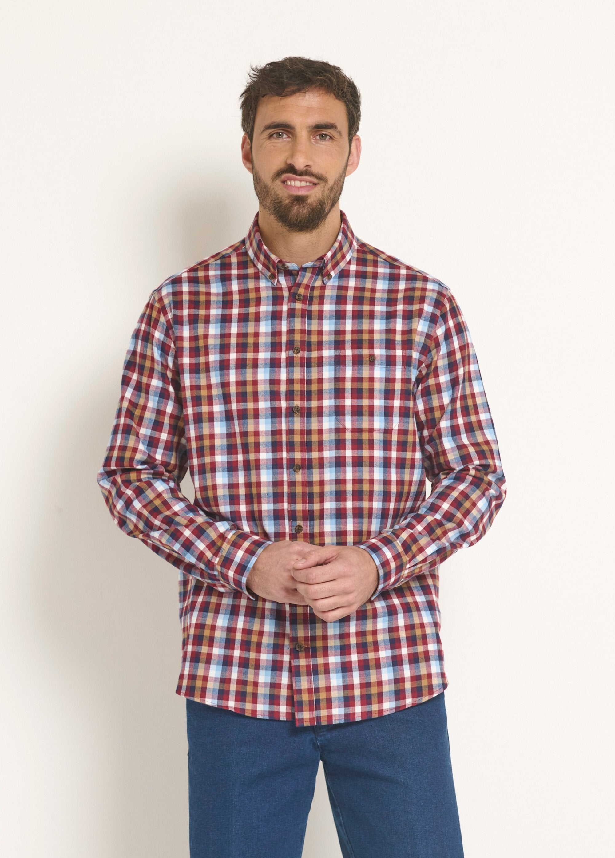 Camisa_de_flanela_com_detalhes_em_veludo,_chique_Carreaux_rouge_FA1_slim