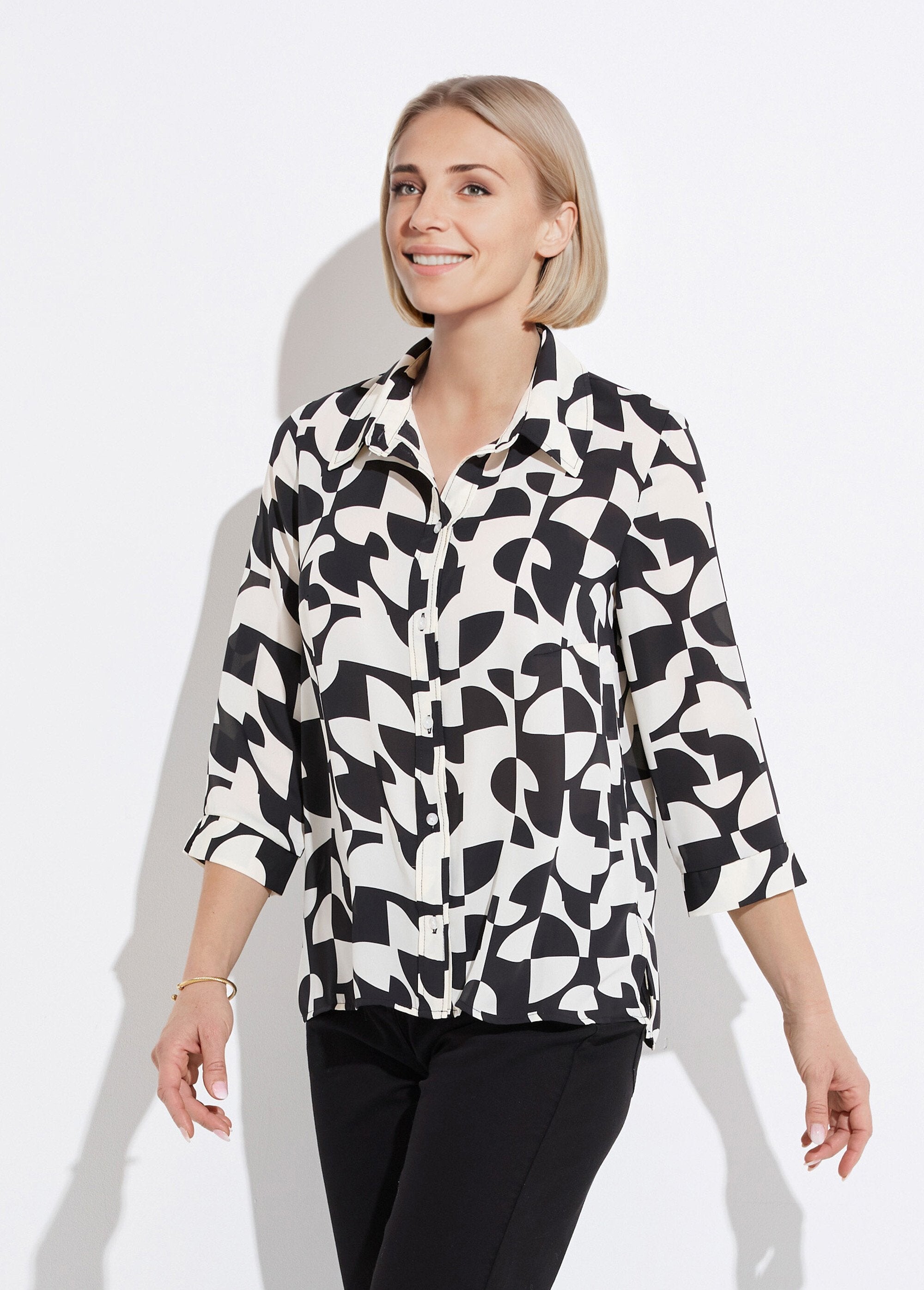 Blusa_de_manga_3/4_com_botões_e_estampa_gráfica_Noir_et_ecru_FA1_slim