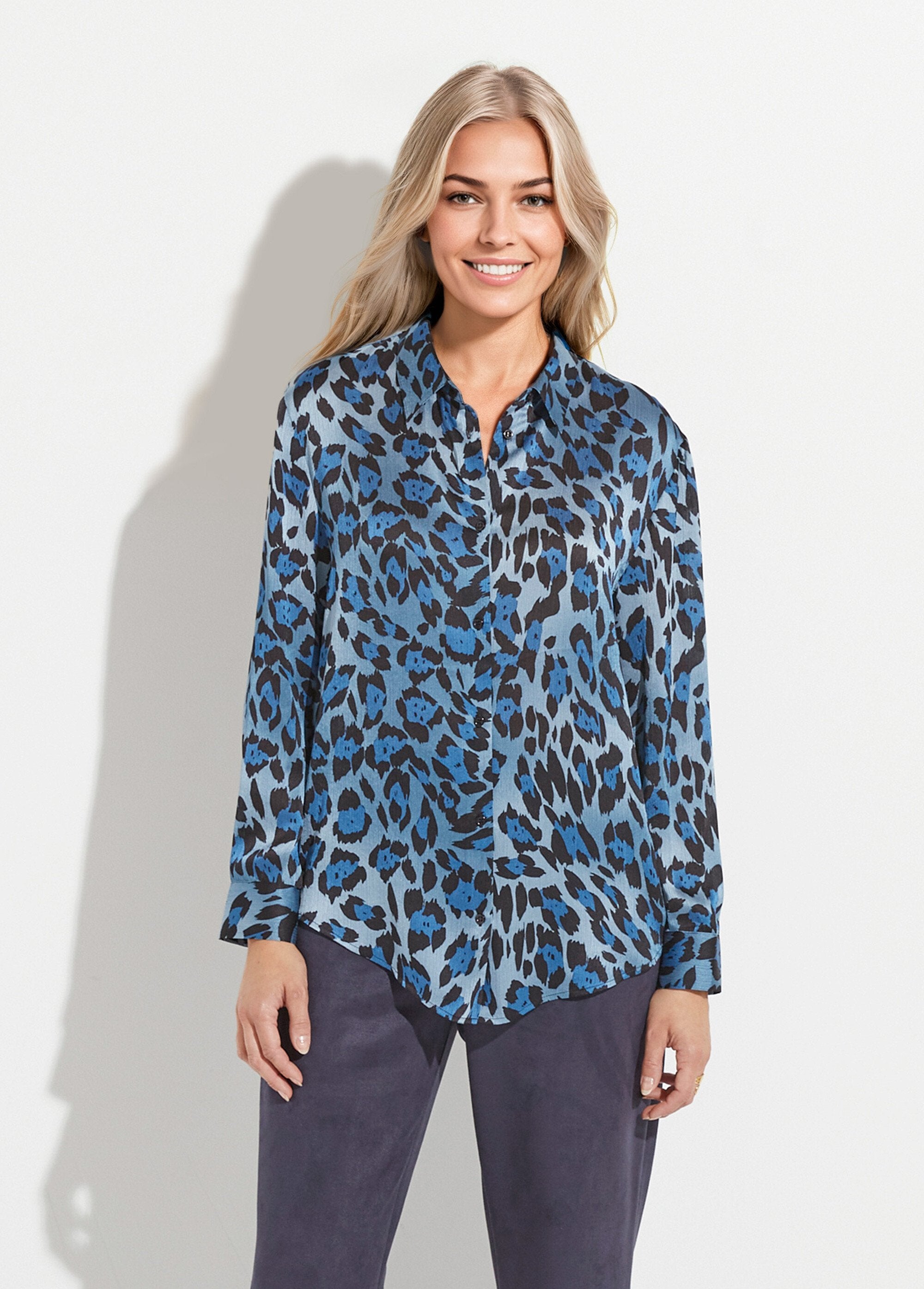 Blusa_de_cetim_com_botões_e_manga_comprida_Imprime_bleu_FA1_slim