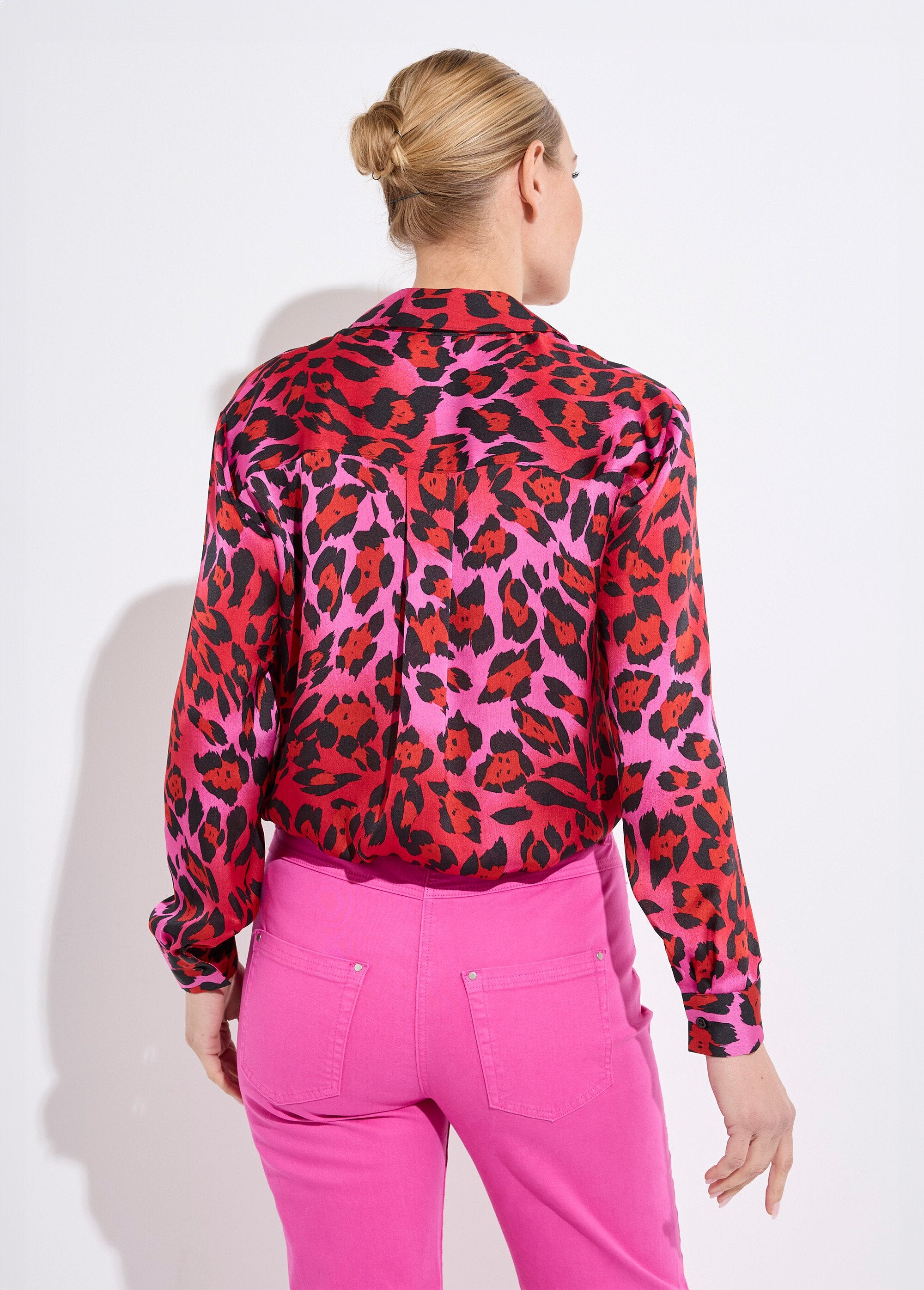 Blusa_de_cetim_com_botões_e_manga_comprida_Imprime_fuchsia_DO1_slim