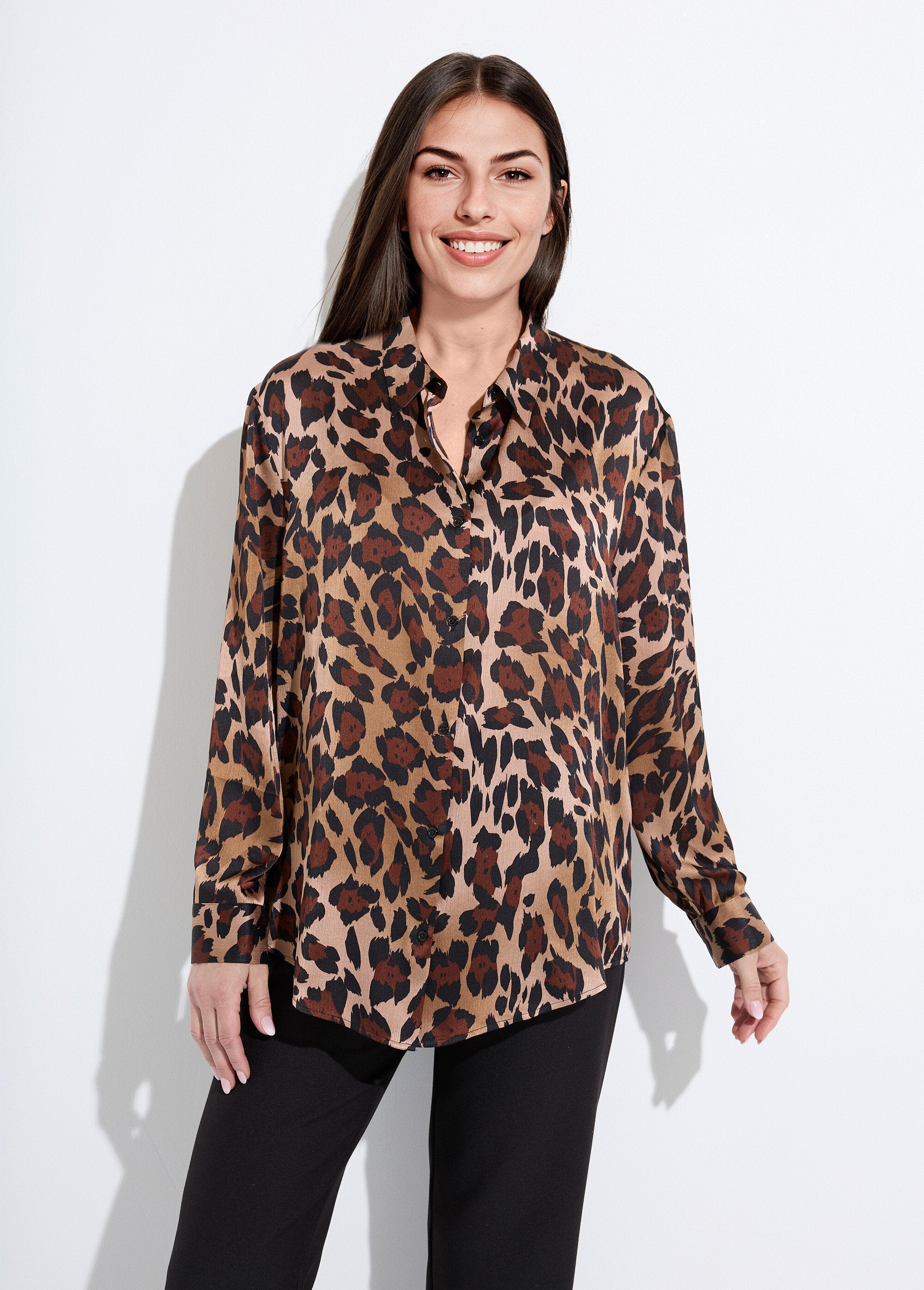 Blusa_de_cetim_com_botões_e_manga_comprida_Imprime_marron_FA1_slim