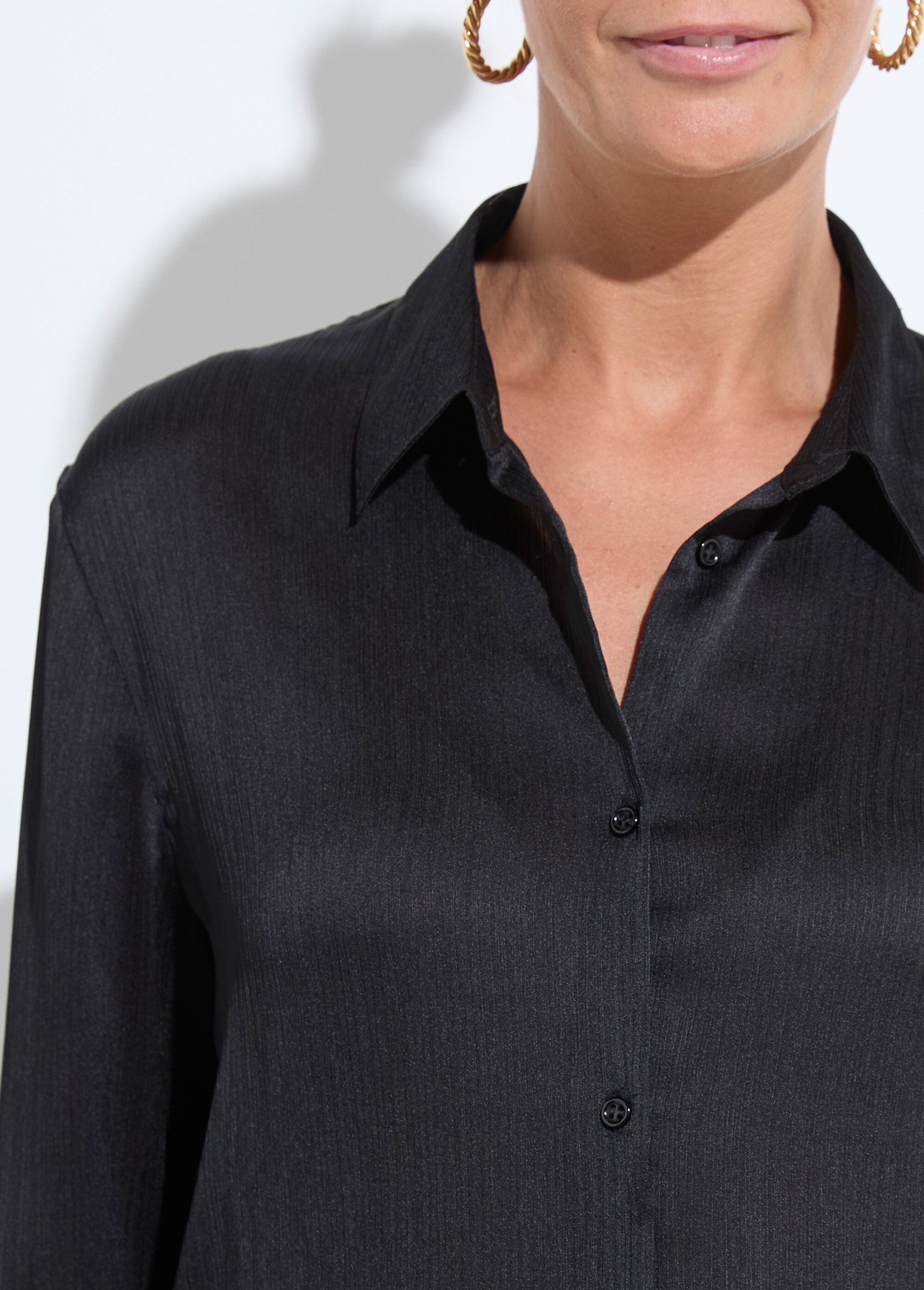 Blusa_de_cetim_com_botões_e_manga_comprida_Noir_DE1_slim