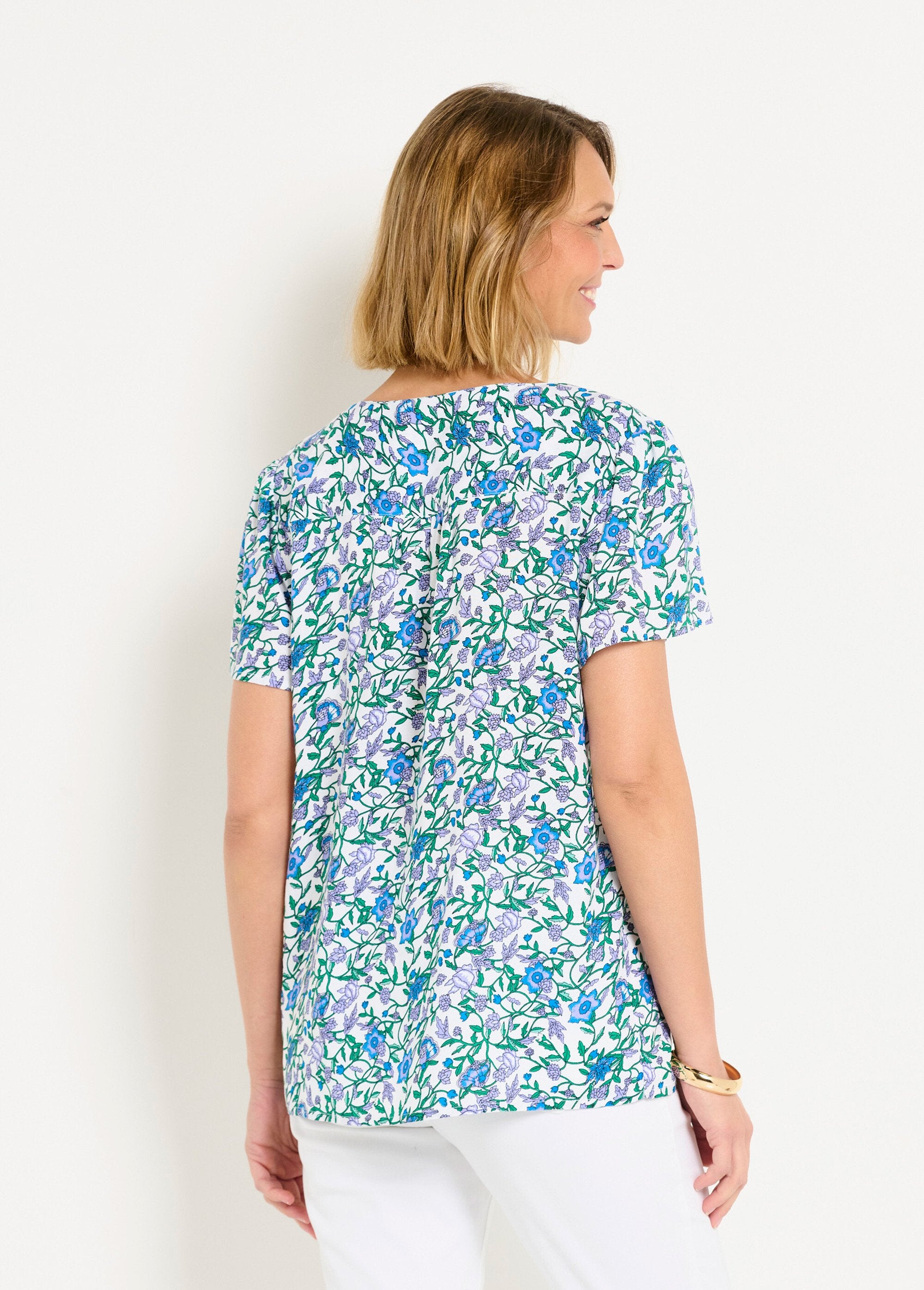Blusa_floral_de_manga_curta_com_decote_em_V_Imp_vert_DO1_slim
