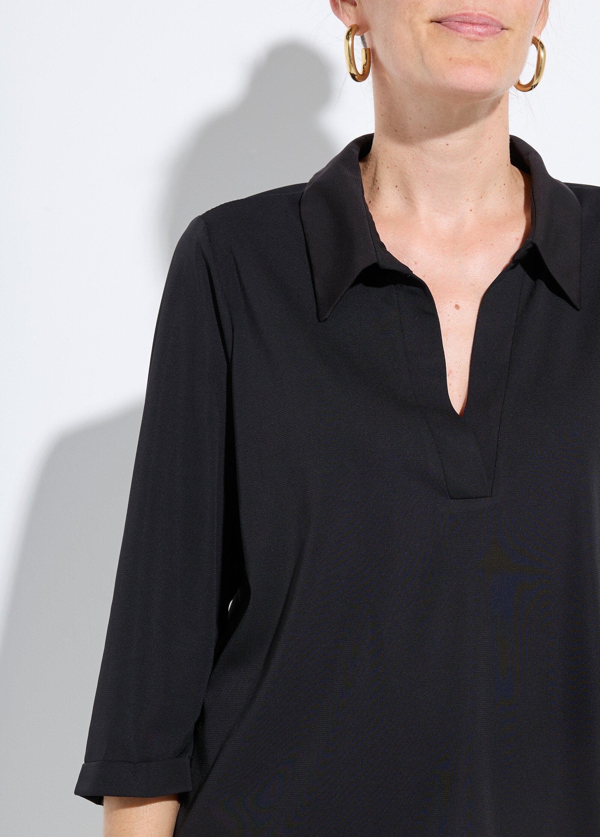 Chemisier_fluide_uni_avec_col_tailleur_Uni_noir_DE1_slim