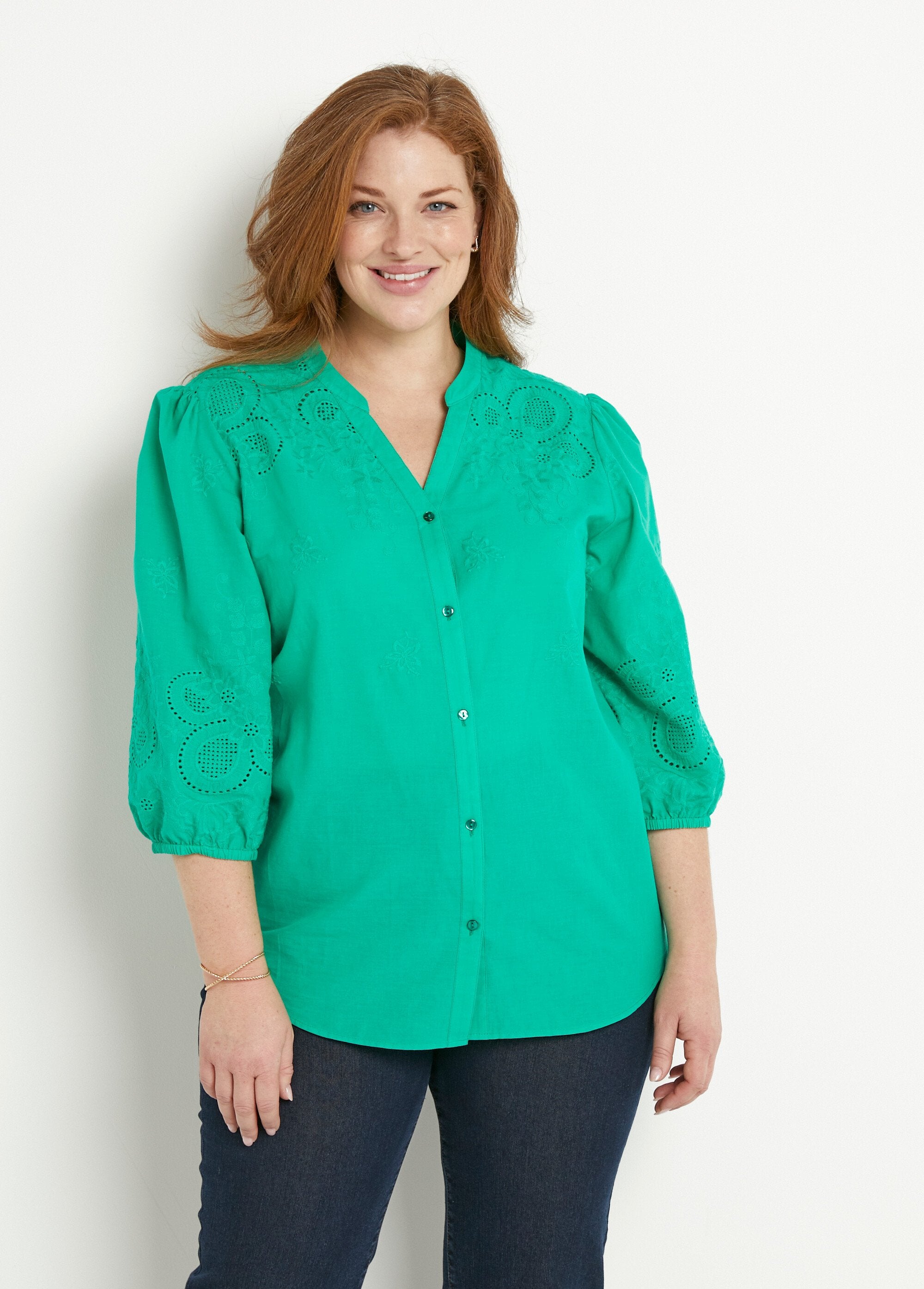 Blusa_longa_de_algodão_bordada_com_manga_3/4_Vert_FA1_curvy