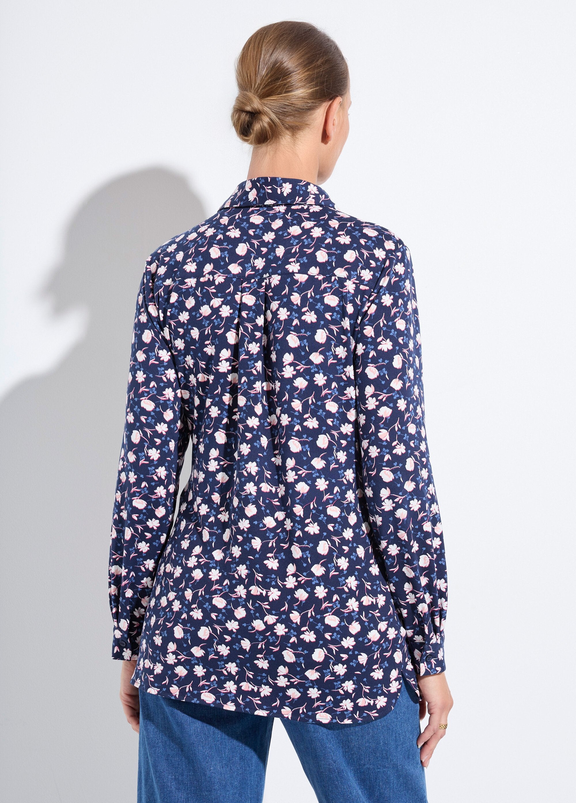 Blusa_de_malha_quentinha_com_estampa_floral_Marine_et_blanc_DO1_slim