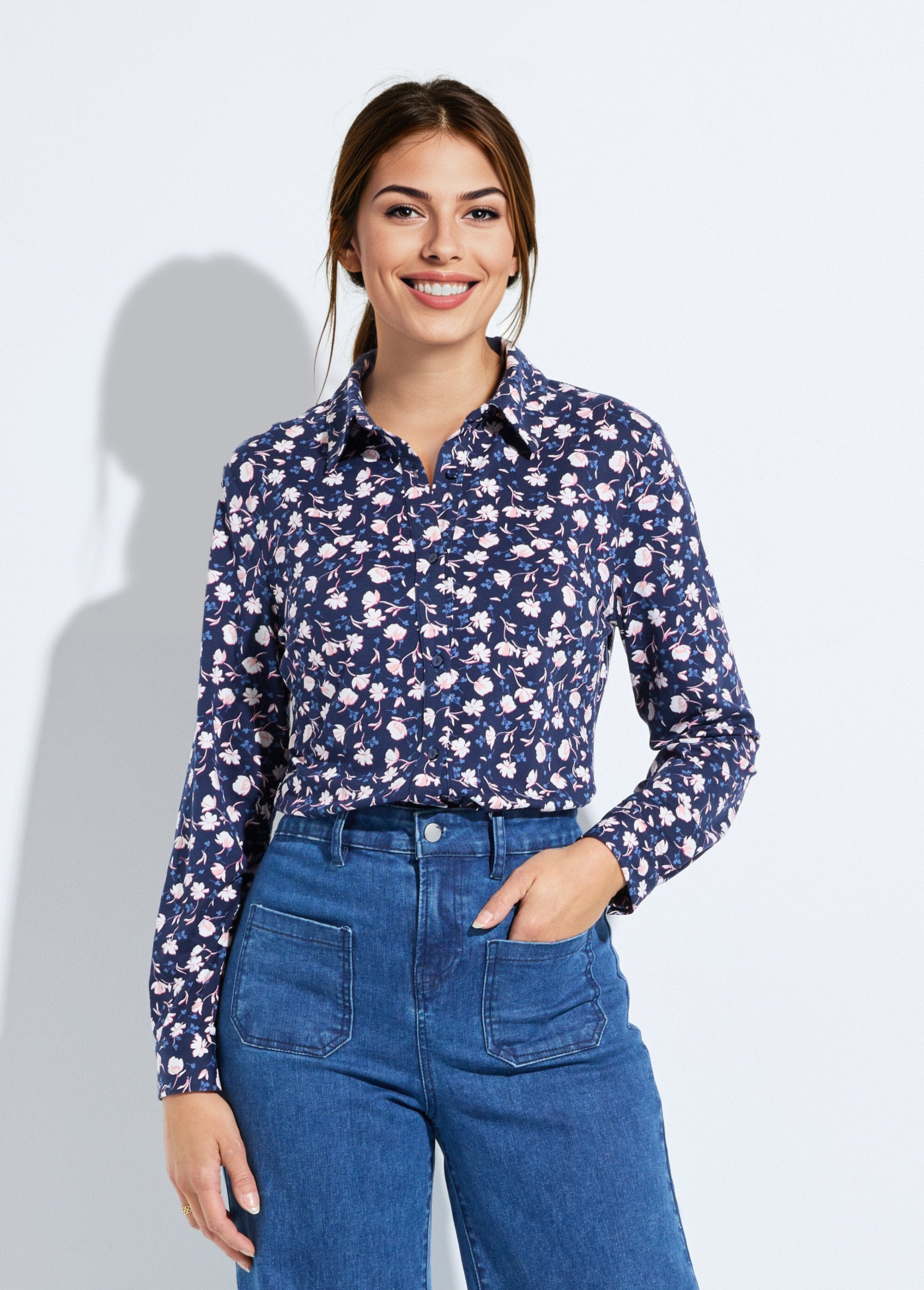 Blusa_de_malha_quentinha_com_estampa_floral_Marine_et_blanc_FA1_slim
