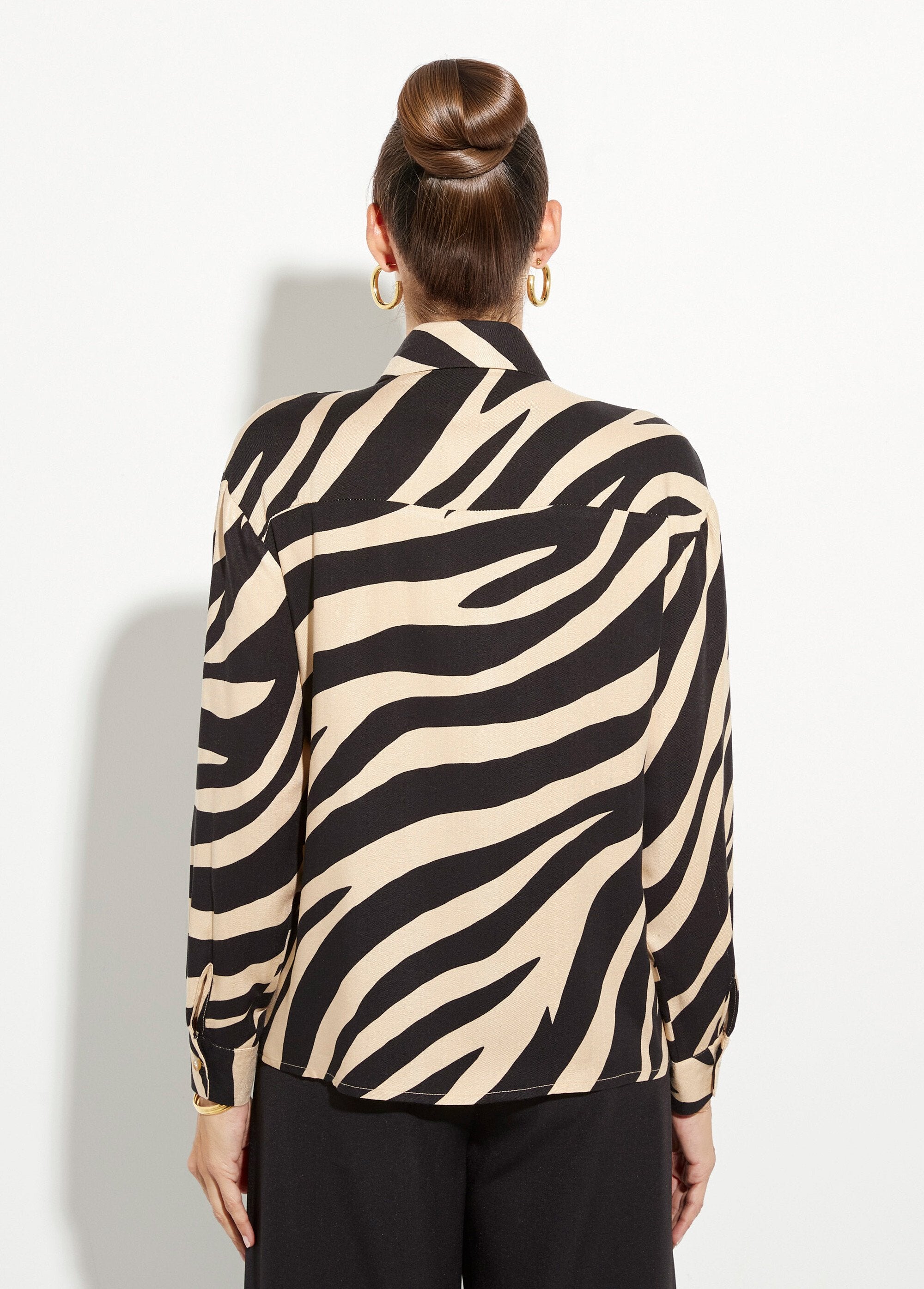 Chemisier_motif_zébré_poches_à_rabats_Noir_et_beige_DO1_slim