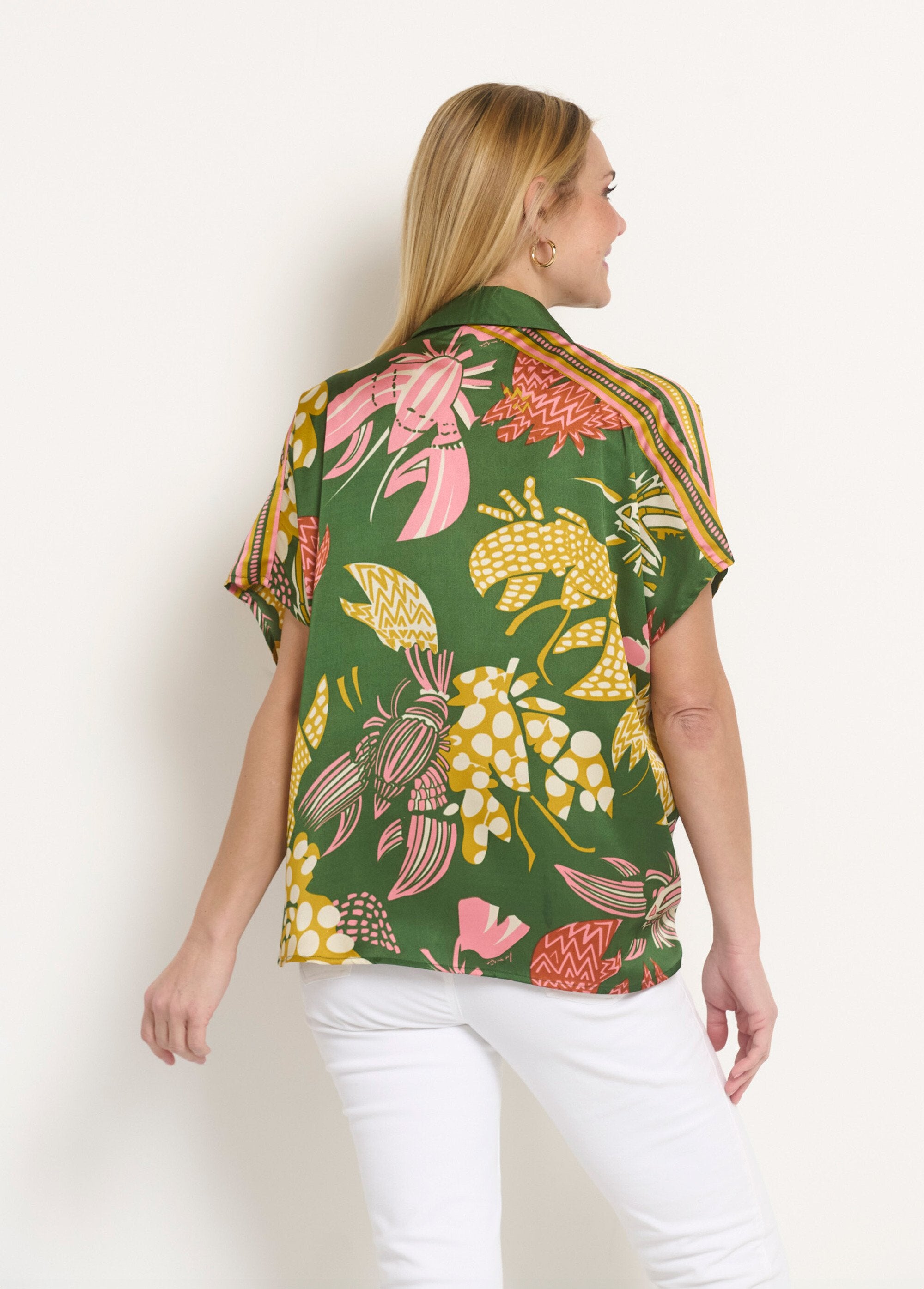 Blusa_de_cetim_estampada_com_mangas_quimono_Vert_imprime_DO1_slim