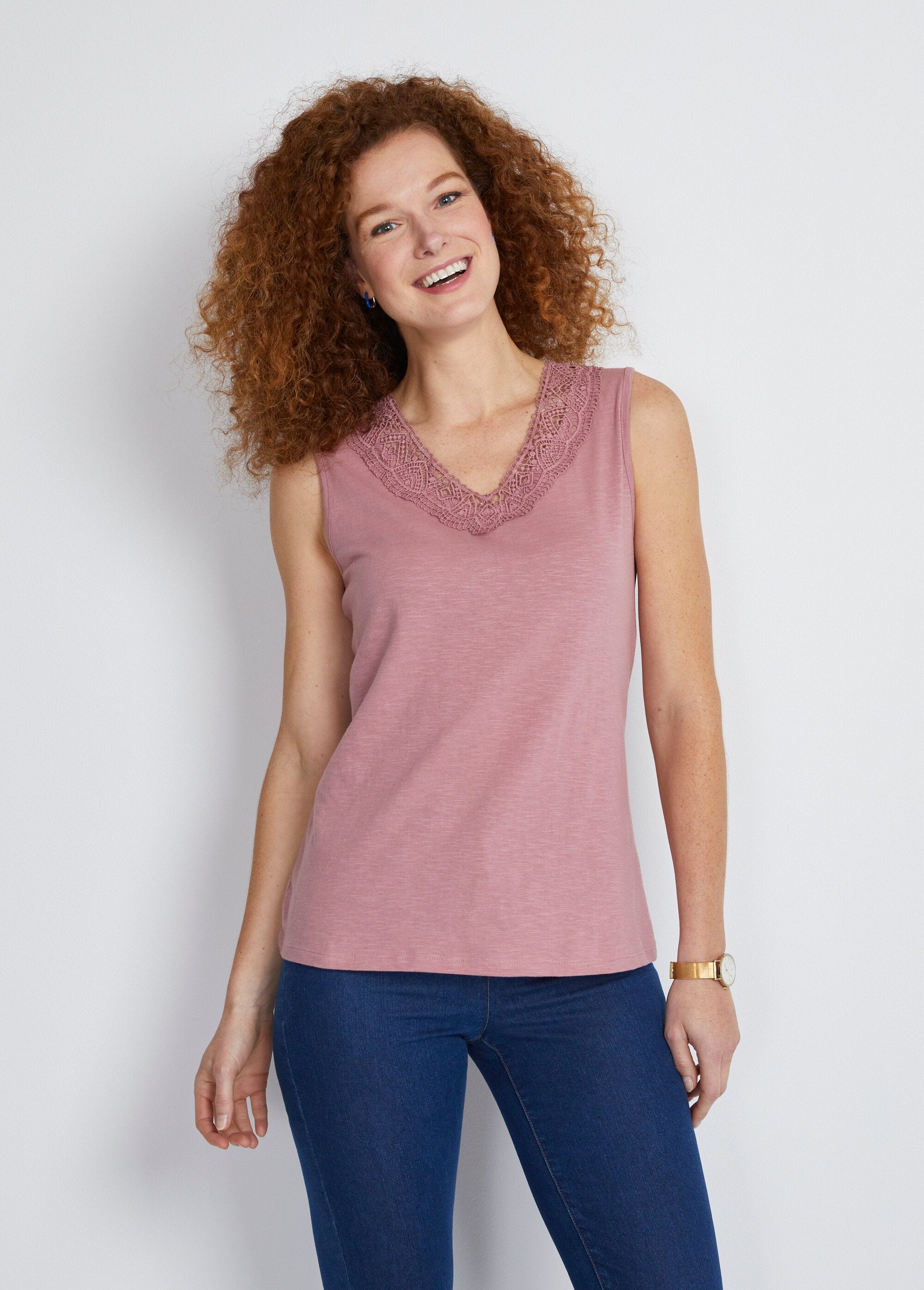 T-shirt_de_algodão_e_macramé_ROSA_FA1_slim