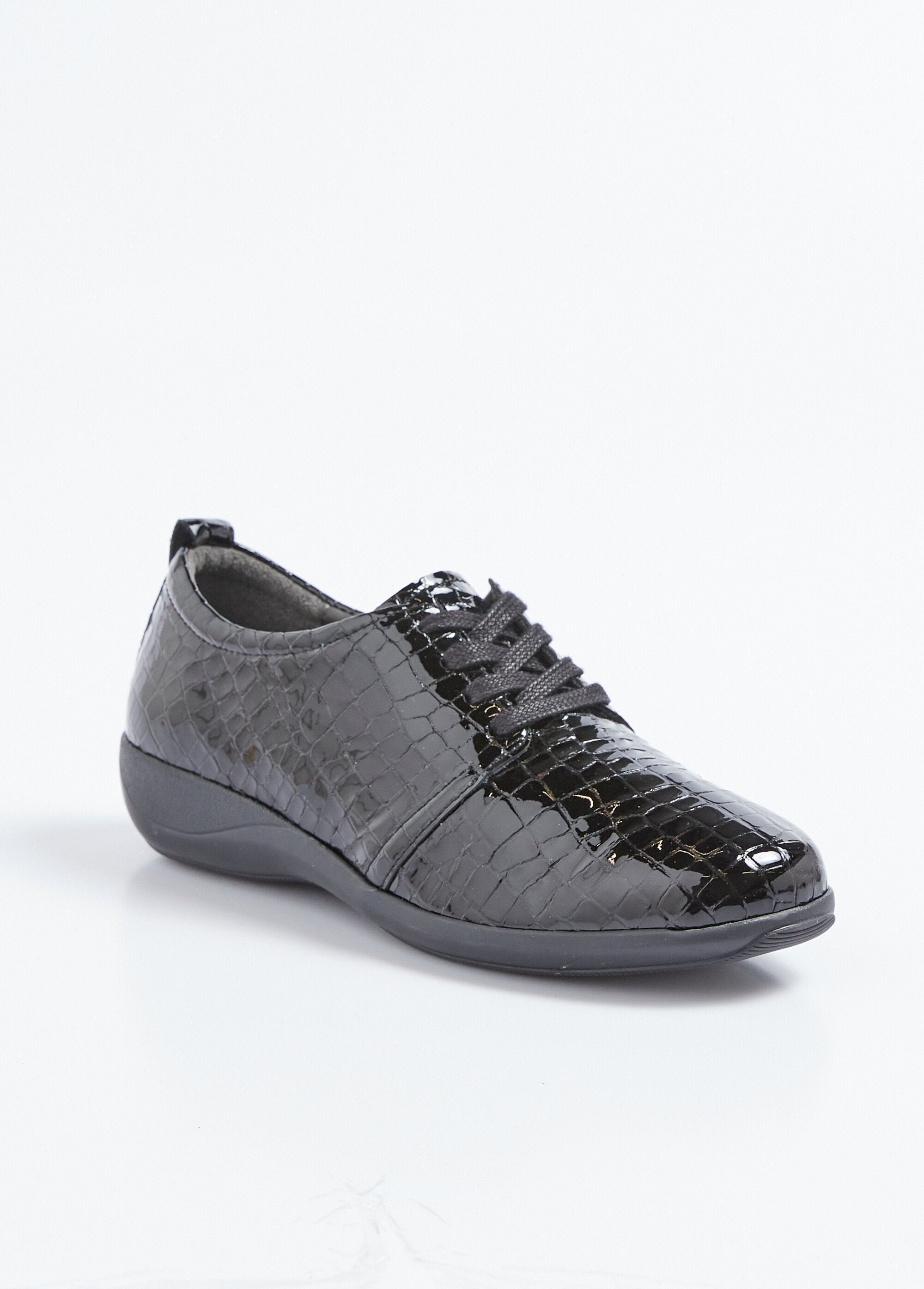 Derbys_largos_de_couro_envernizado_com_efeito_réptil_e_cadarço_Vernis_noir_FA1_slim