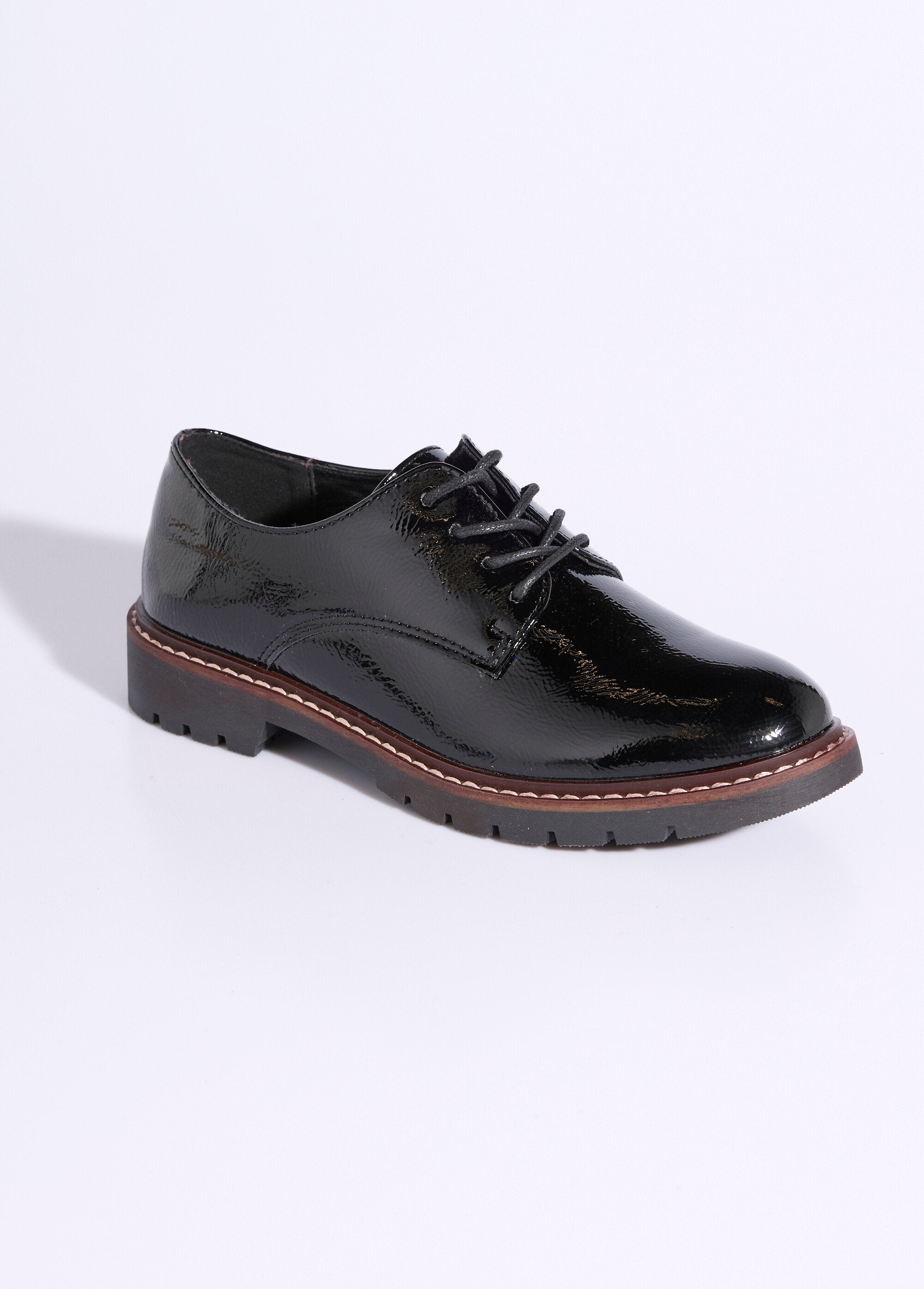 Derbies_com_atacadores_em_verniz_na_moda_Noir_FA1_slim