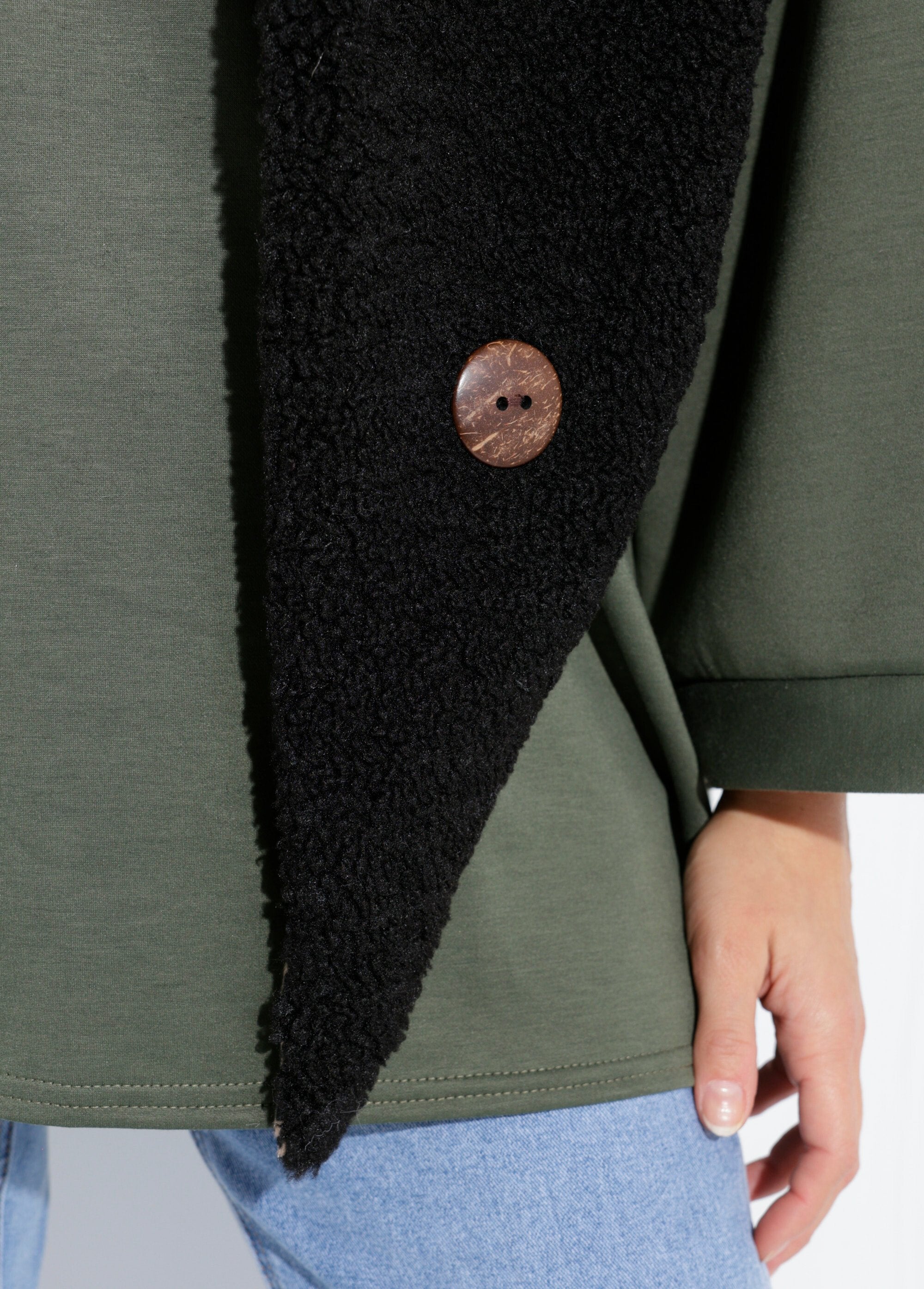 Lenço_triangular_para_atar_em_pele_sintética_Noir_DE2_slim