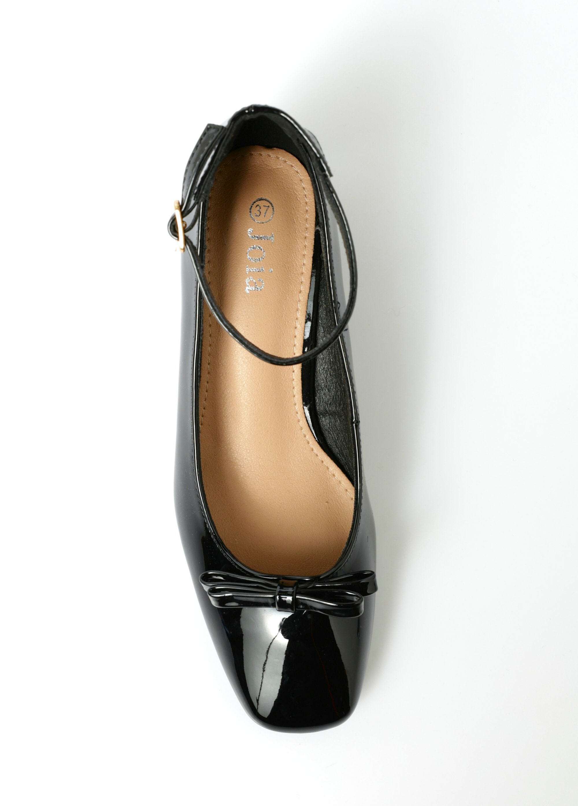 Sapatos_de_couro_envernizado_com_tira_no_tornozelo_Noir_OV1_slim
