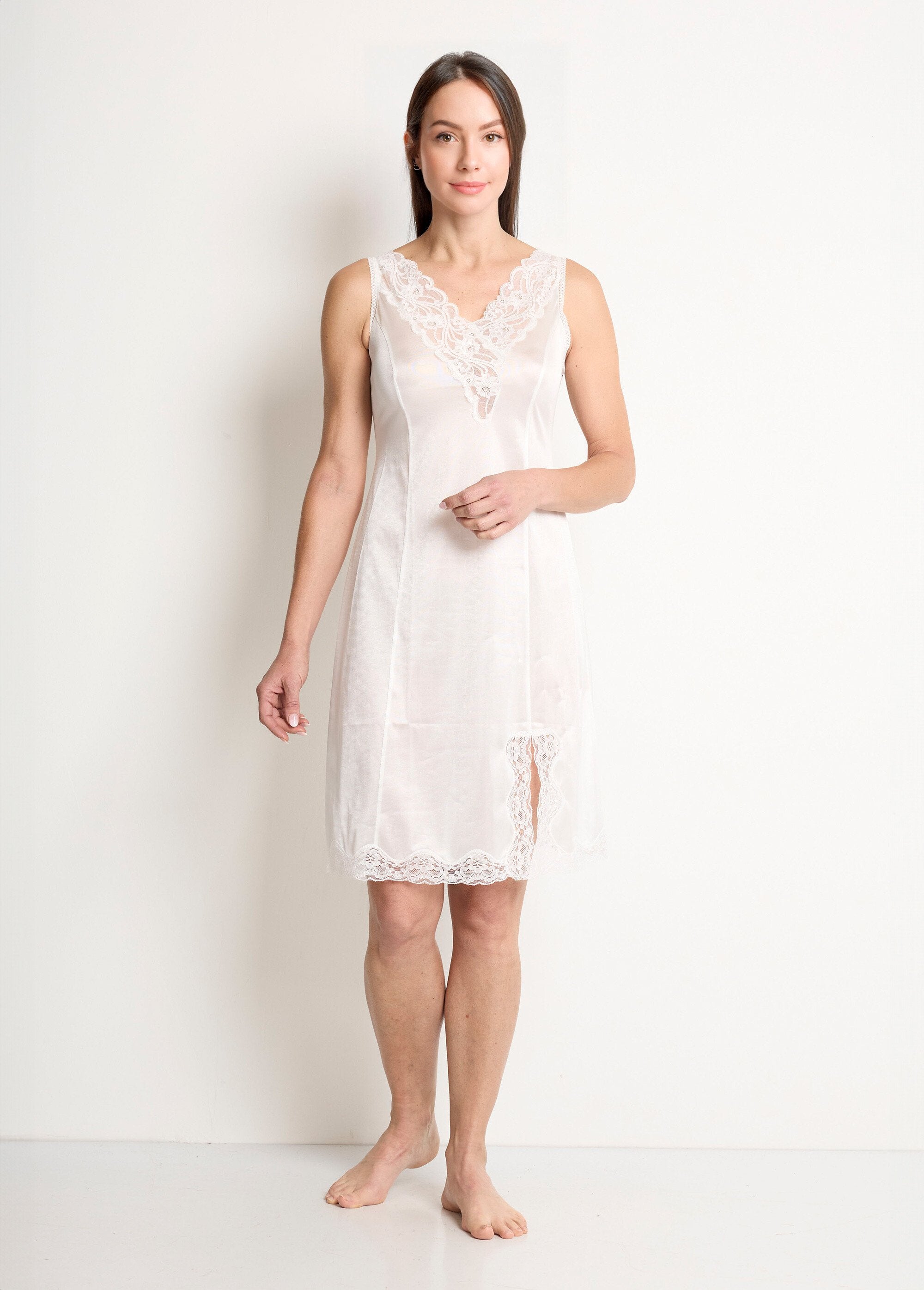 Fond_de_robe_dentelle_de_Calais_antistatique_Blanc_FA1_slim
