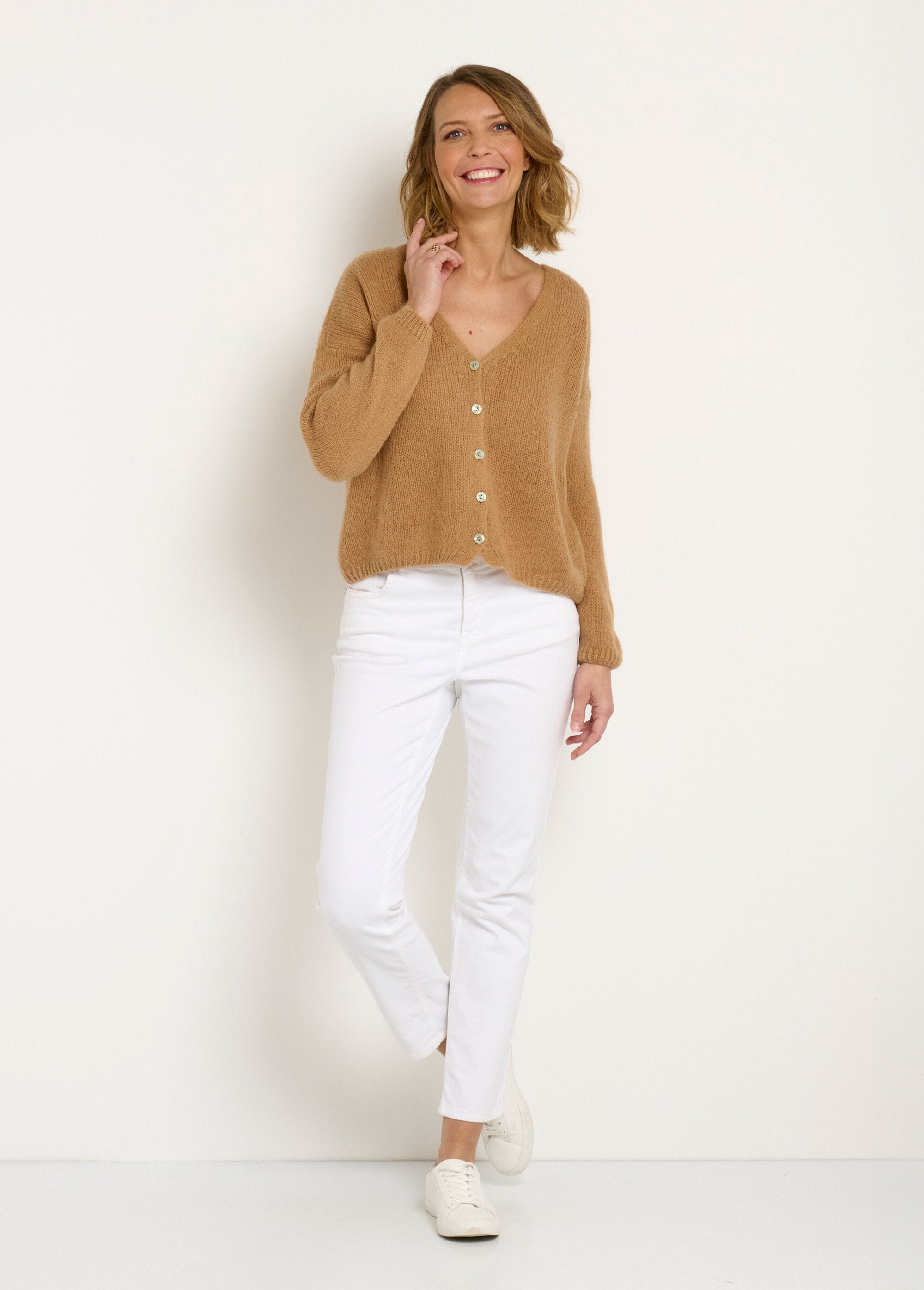 Colete_mohair_quente_com_decote_em_V_Camel_SF1_slim