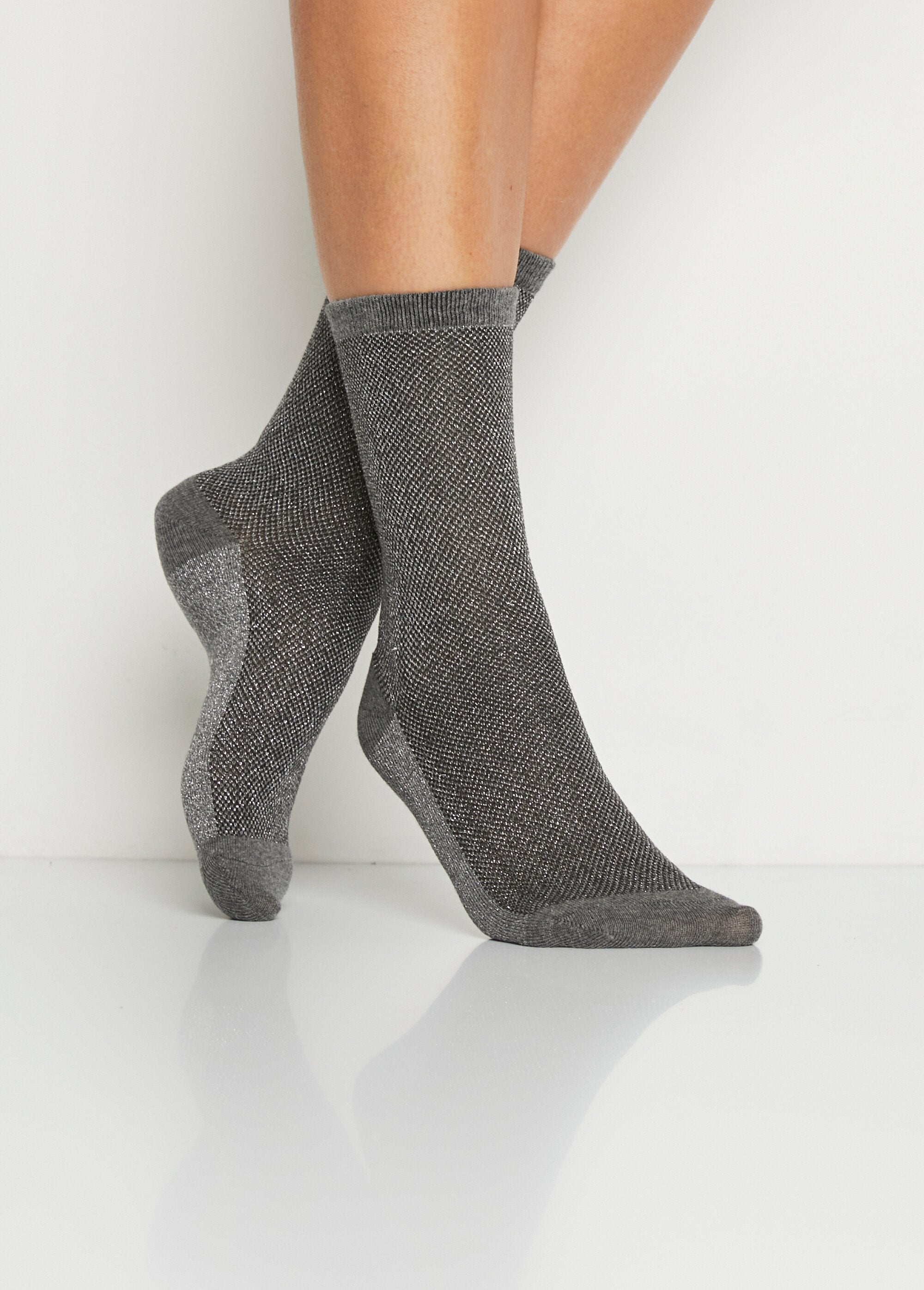 Meias_de_malha_de_lurex_sofisticadas_Gris_lot2_FA1_slim