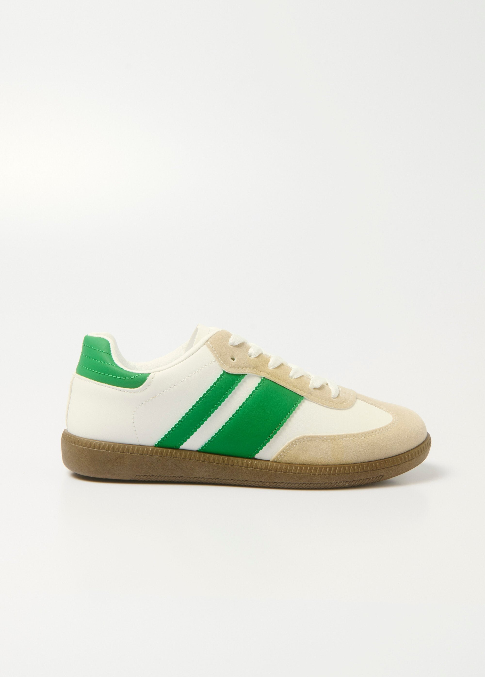 Tênis_retrô_com_detalhes_contrastantes_Vert_DR1_slim