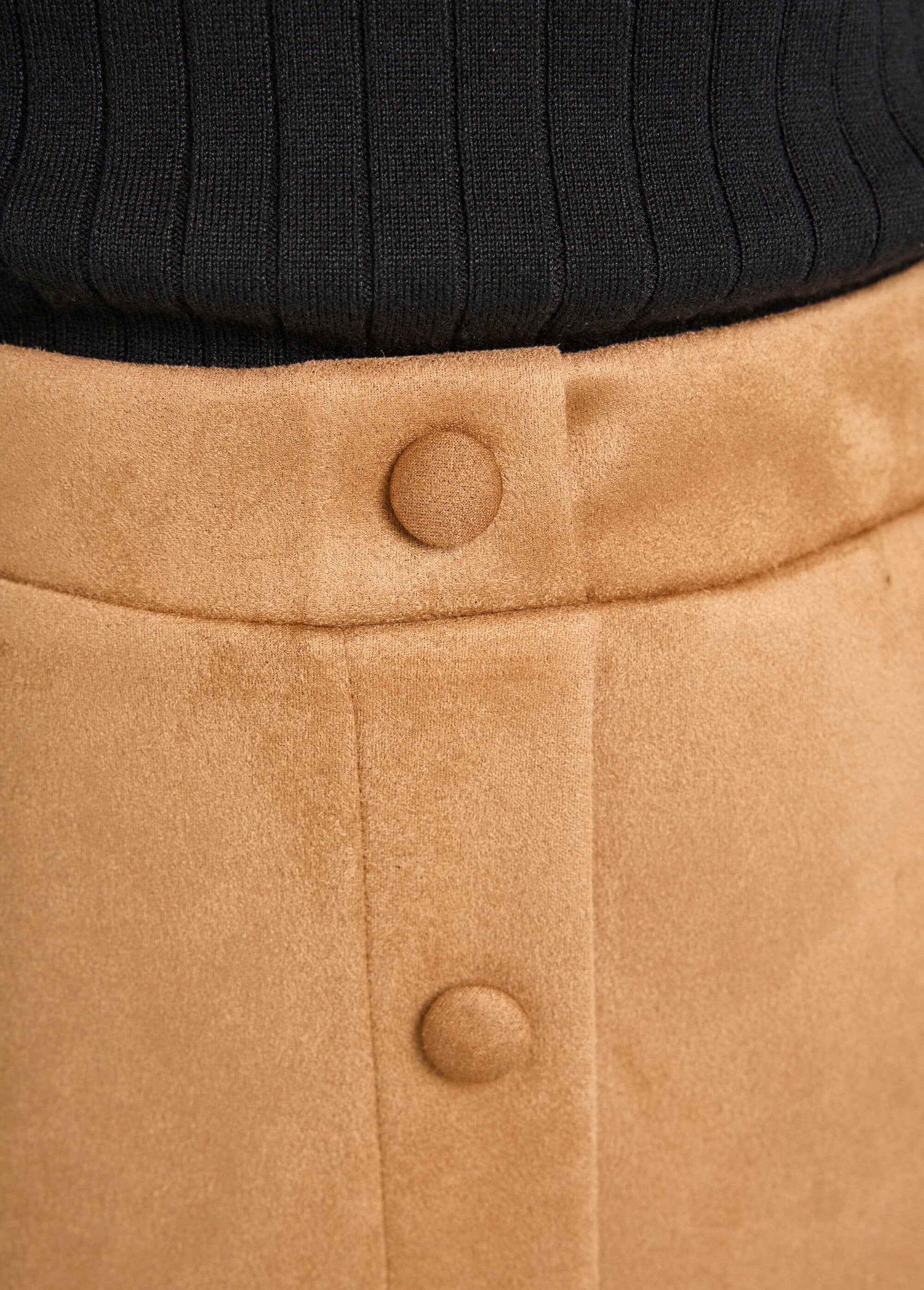 Jupe_droite_courte_tissu_suédé_effet_boutonné_Camel_DE1_slim
