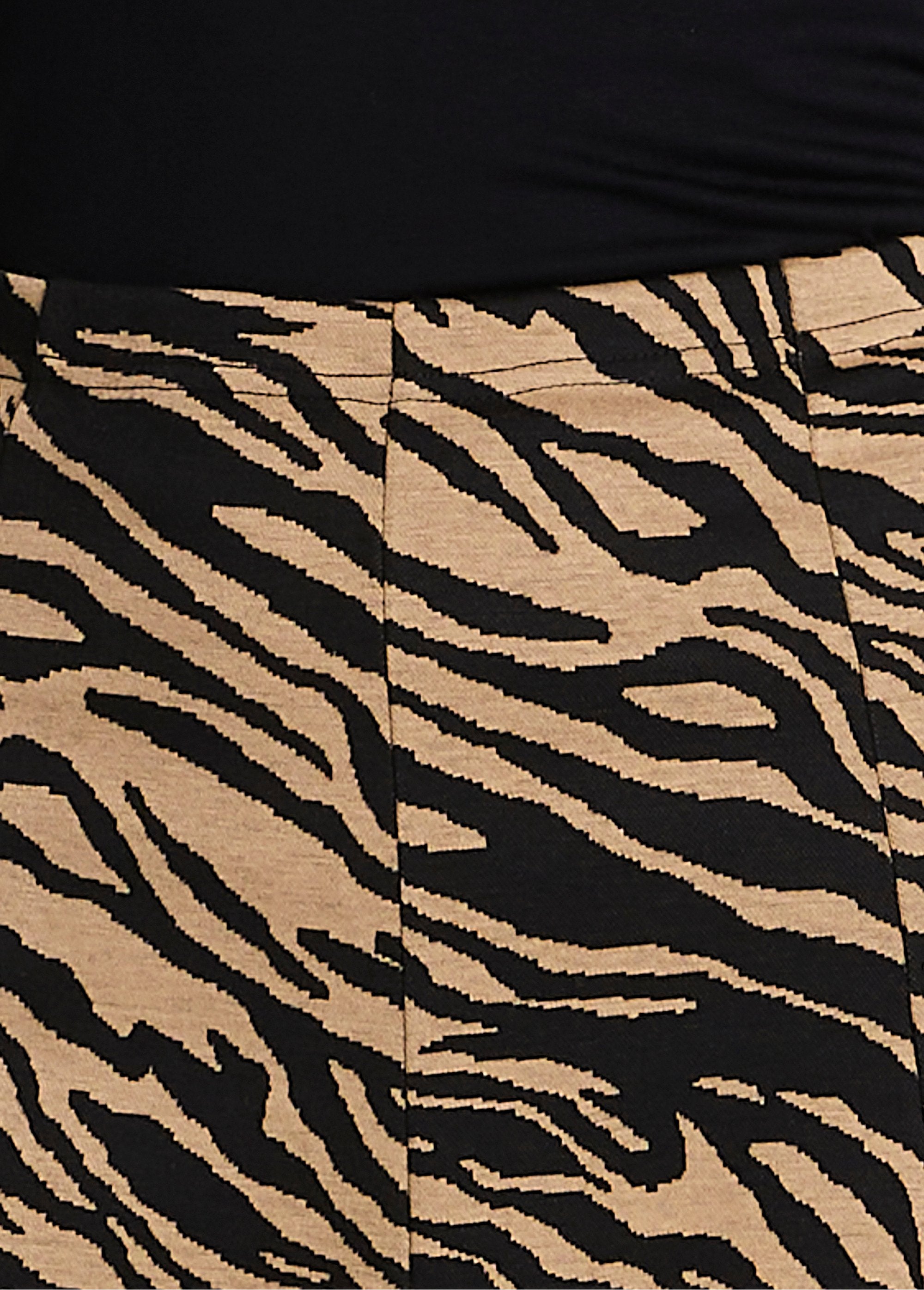 Saia_longa_em_malha_jacquard_Camelo_zebra_DE1_slim