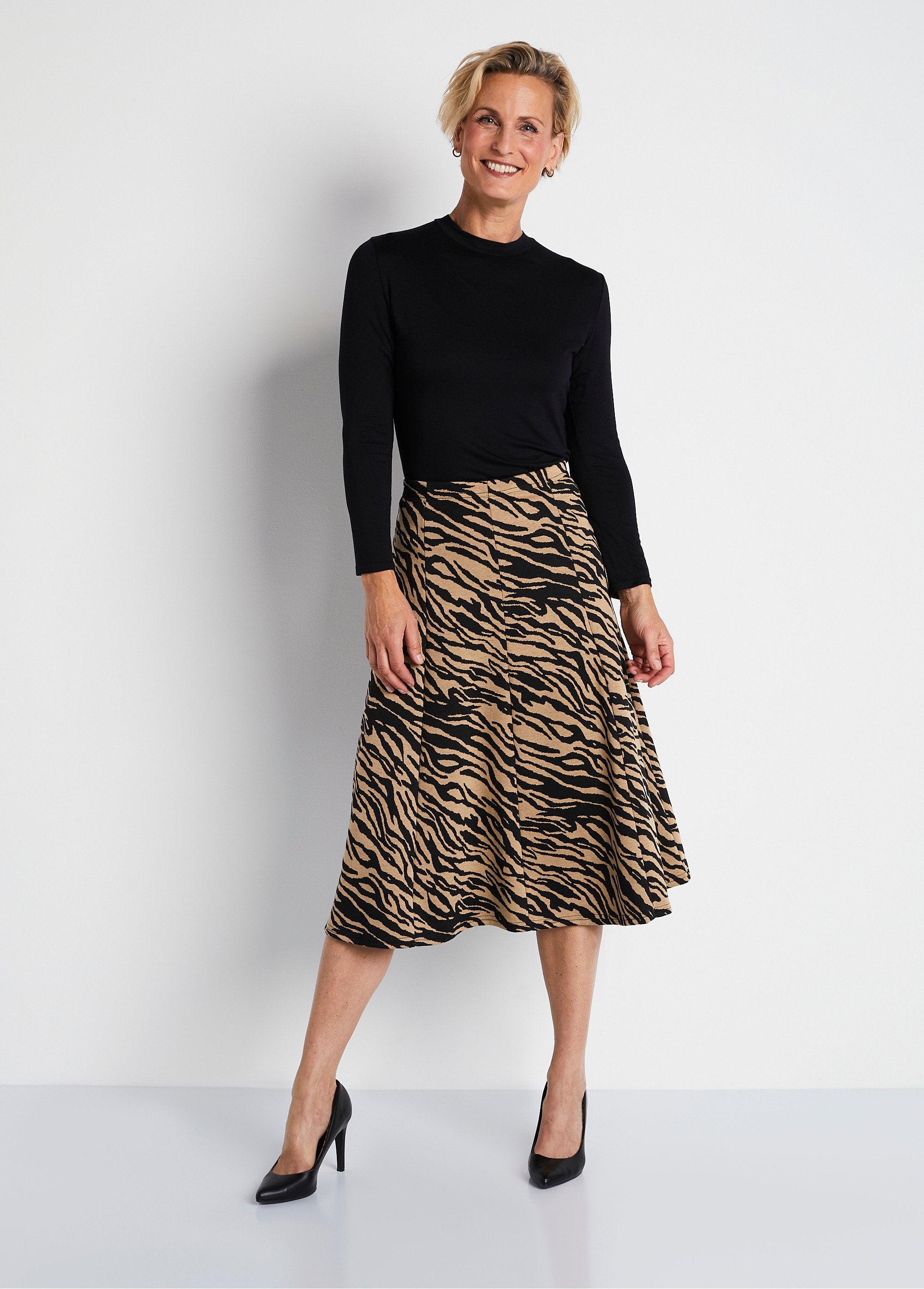 Saia_longa_em_malha_jacquard_Camelo_zebra_SF1_slim