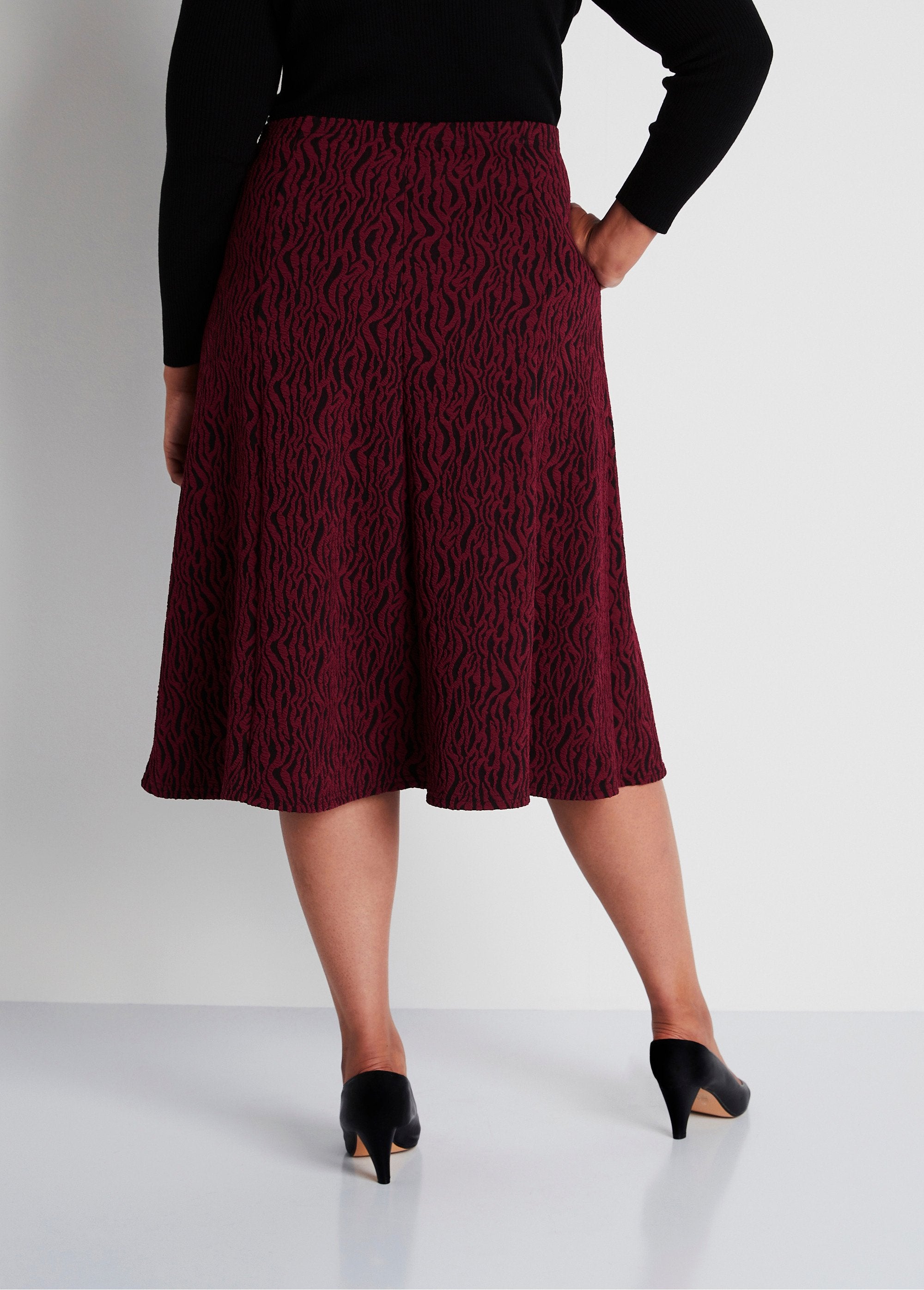 Saia_longa_em_malha_jacquard_Zebra_Borgonha_DO1_curvy