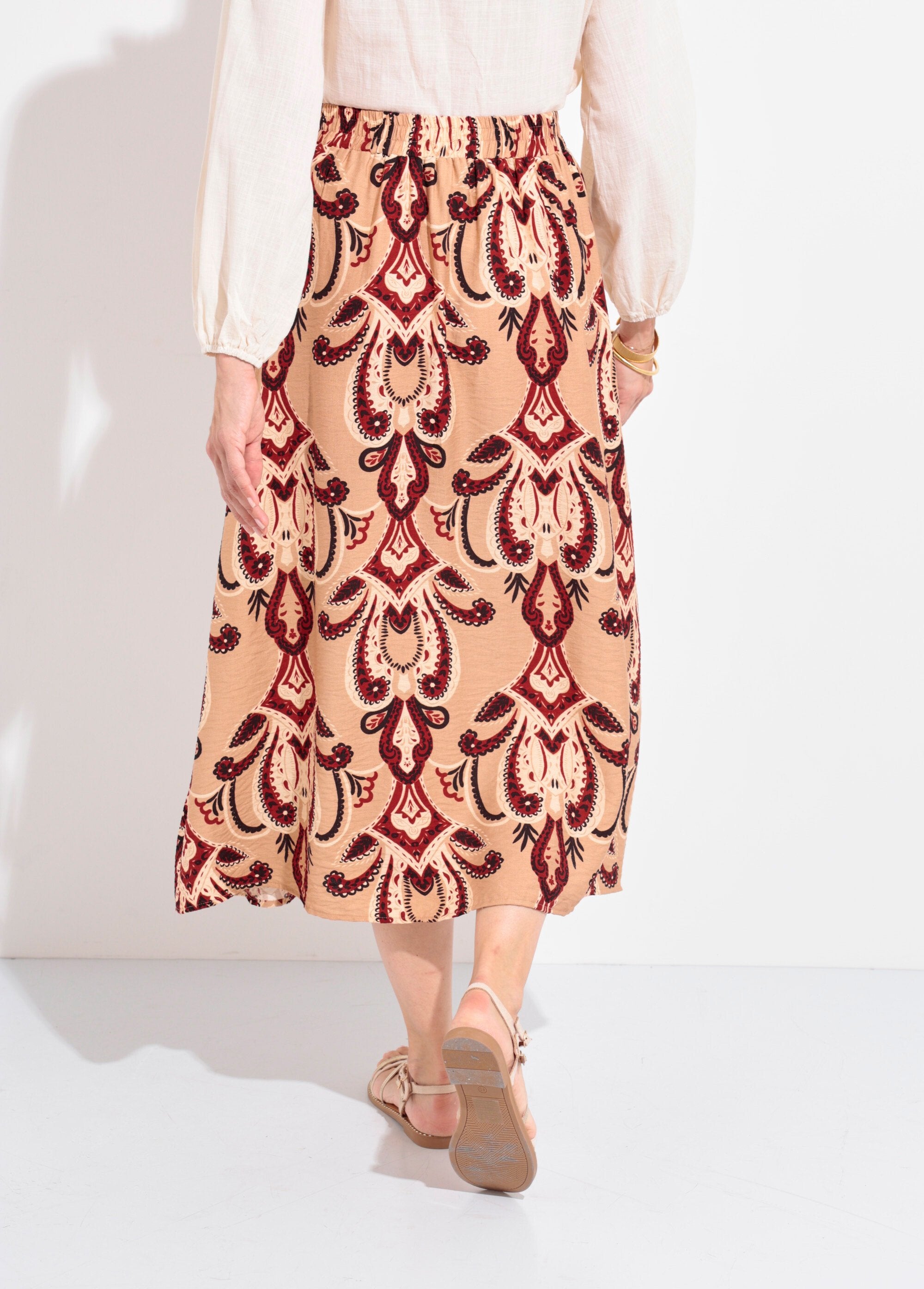 Saia_longa_e_esvoaçante_com_estampa_paisley_Beige_DO1_slim