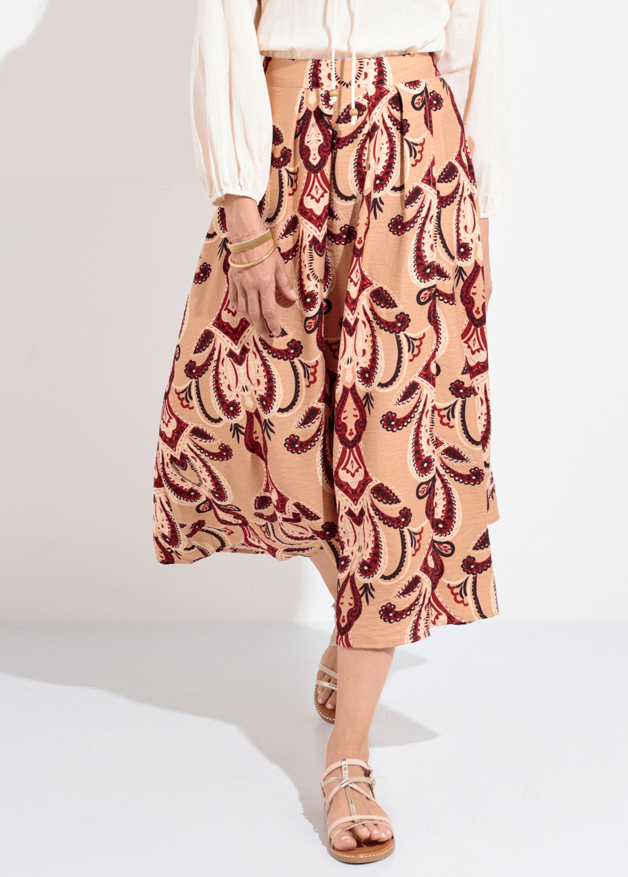 Saia_longa_e_esvoaçante_com_estampa_paisley_Beige_FA1_slim