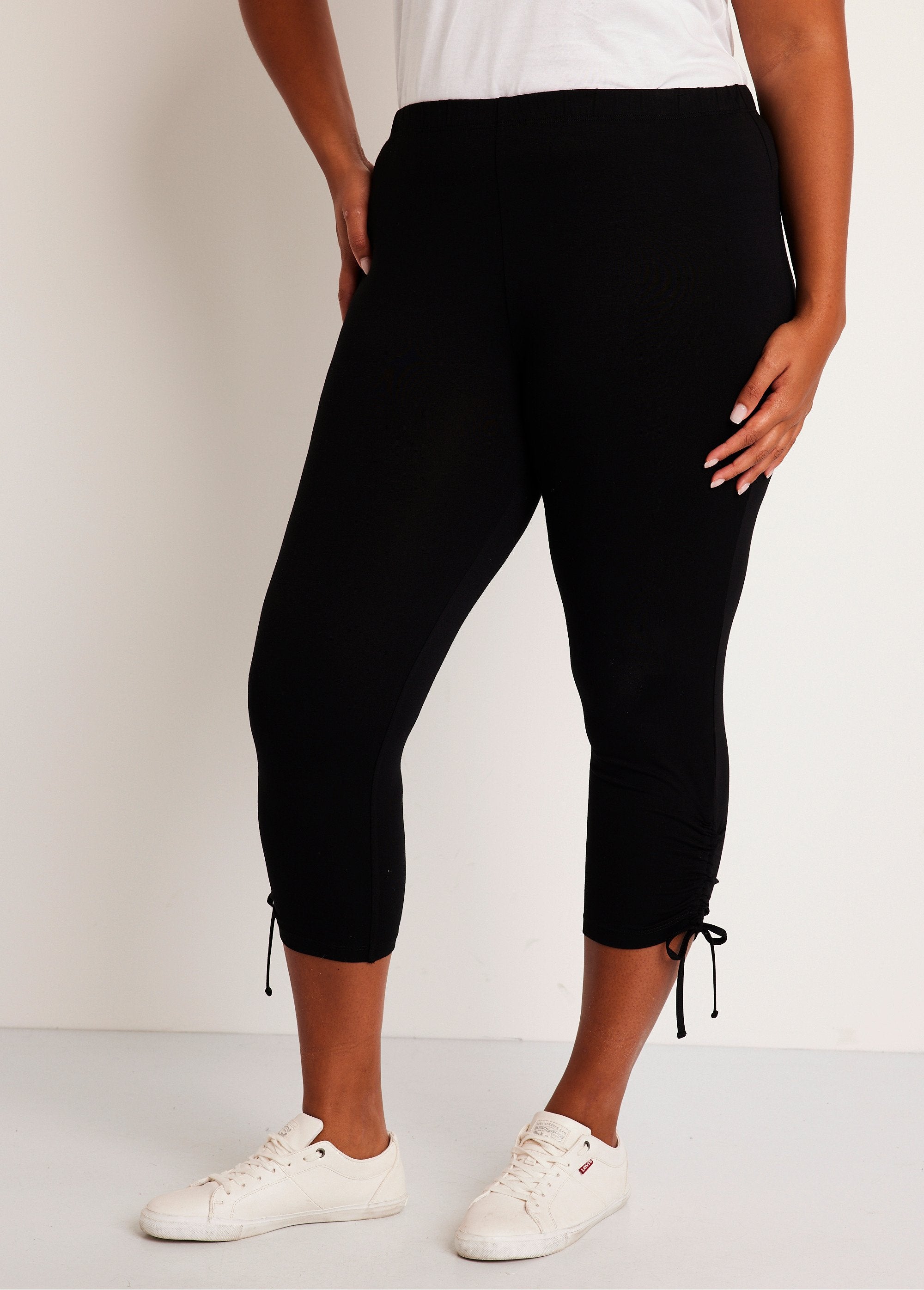 Legging_curta_com_cós_elástico_Preto_liso_FA1_curvy