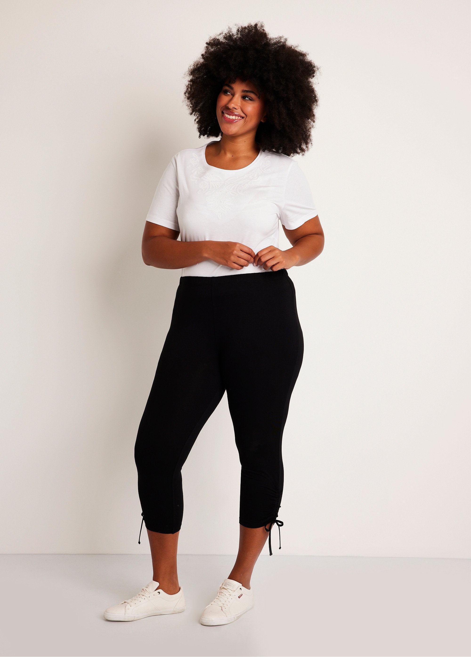 Legging_curta_com_cós_elástico_Preto_liso_SF1_curvy