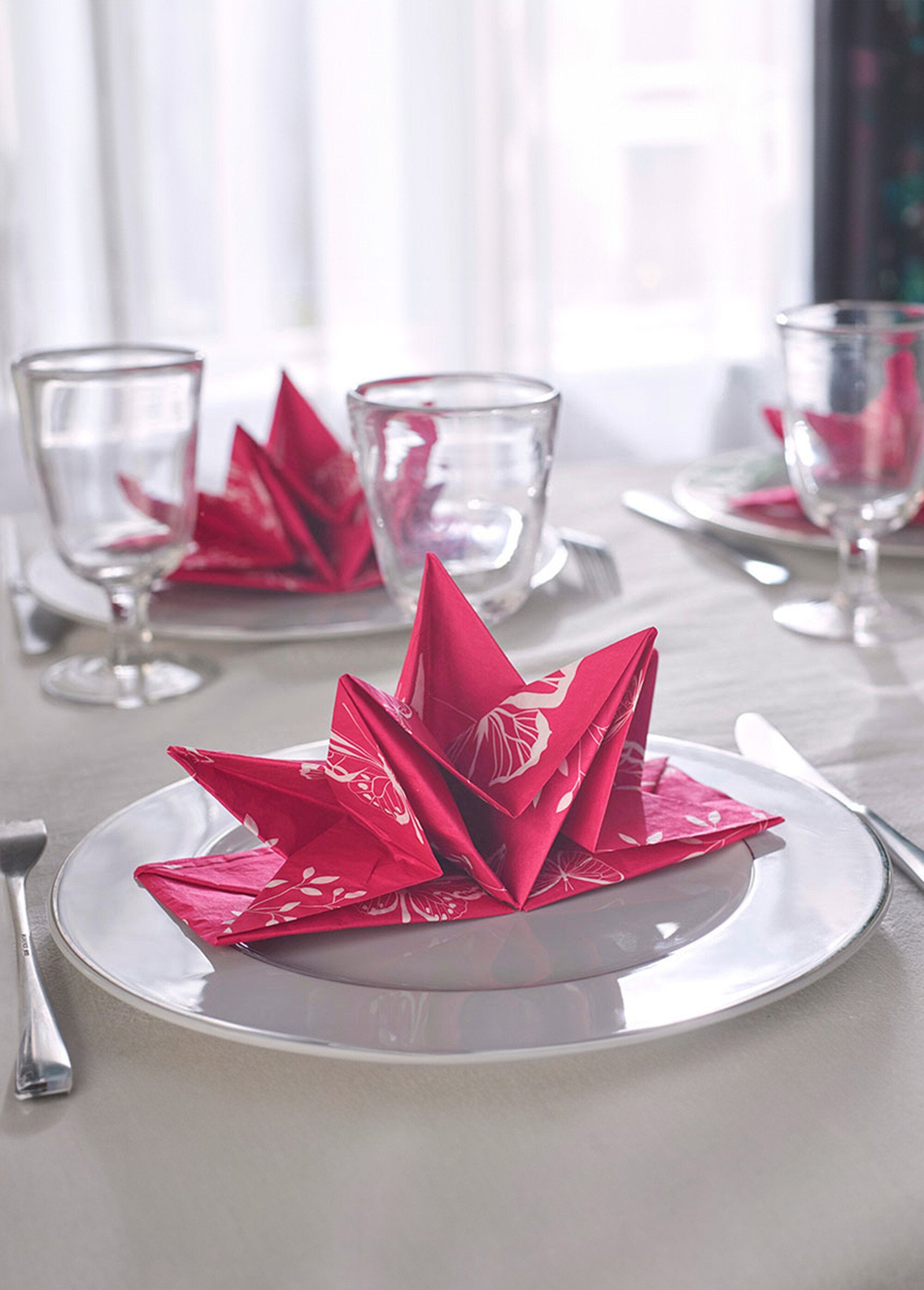 Lot_de_12_serviettes_pré-pliées_fantaisie_Serviettes_lot_12_FA1_slim