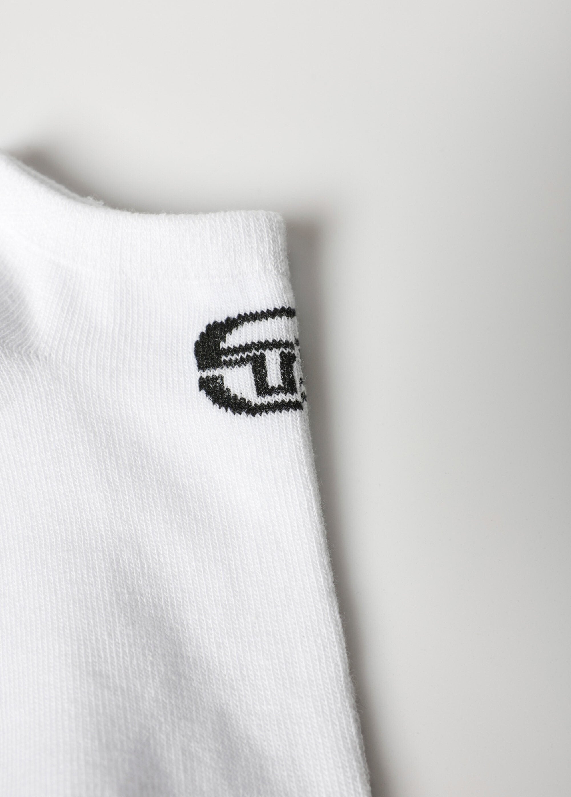 Pacote_de_3_meias_baixas_com_logotipo_Blanc_DE4_slim