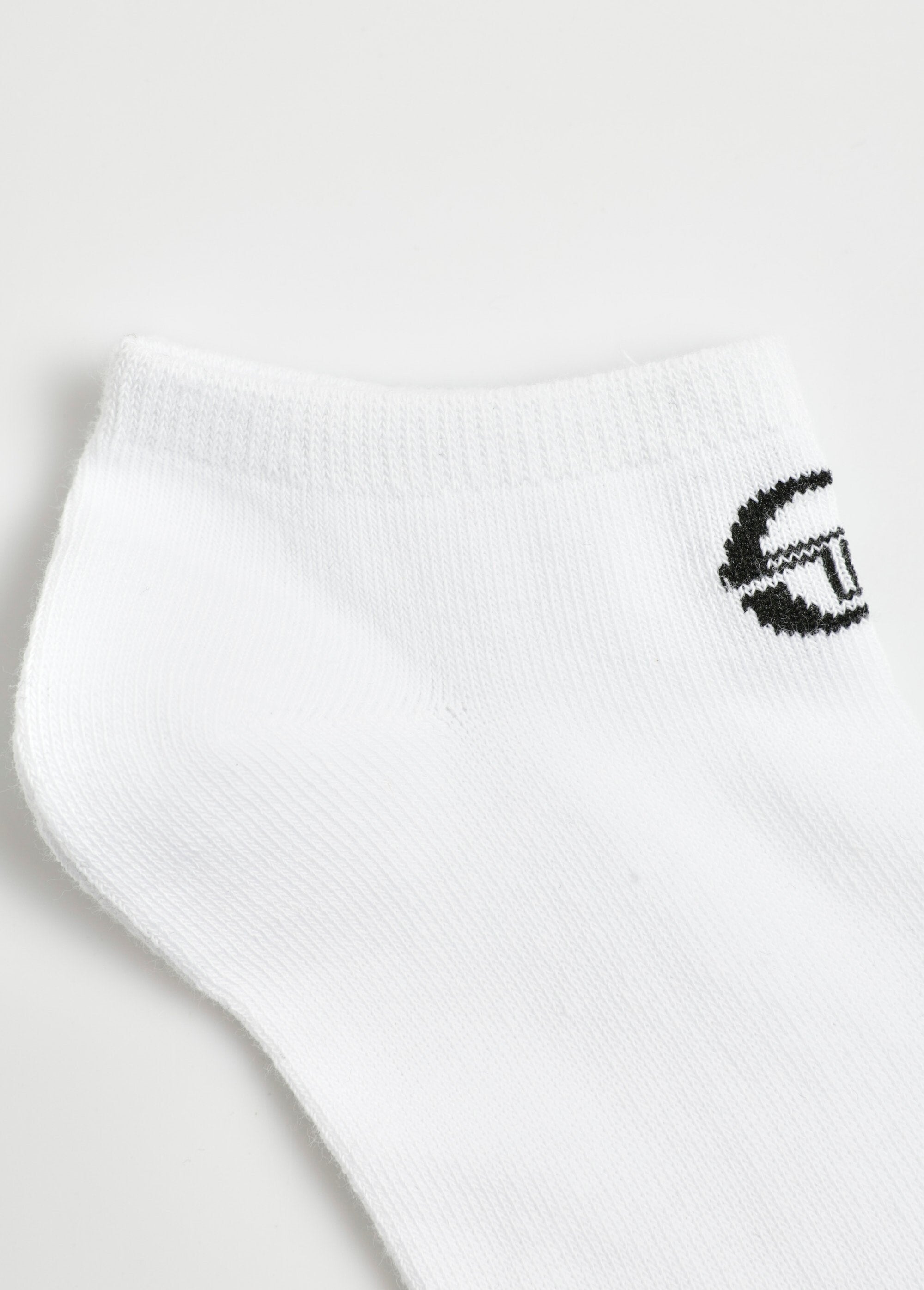 Pacote_de_3_meias_curtas_com_logotipo_Blanc_DE3_slim