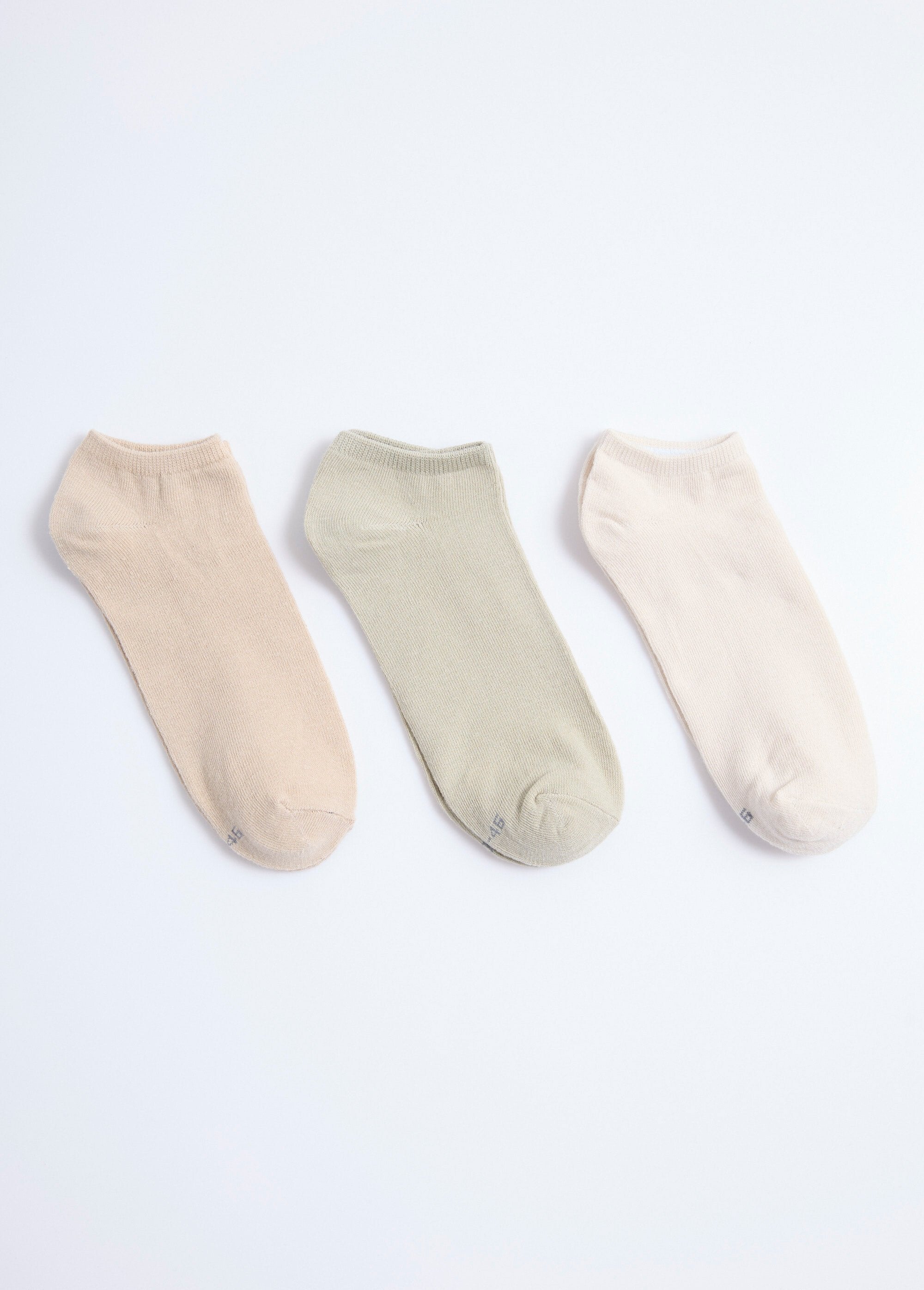 Pacote_com_3_meias_sortidas_leves_Vert_et_beige_et_ecru_DE1_slim