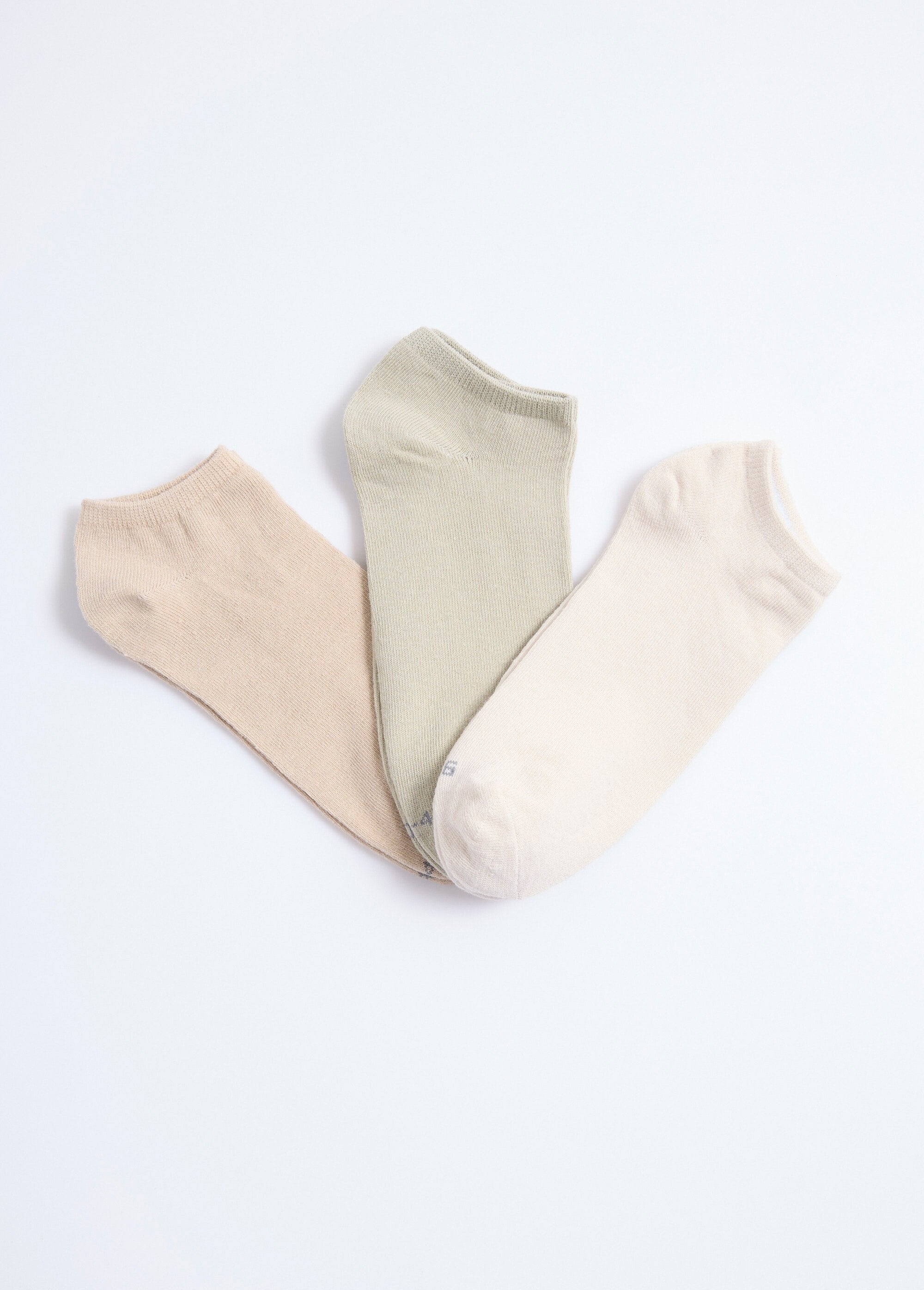 Pacote_com_3_meias_sortidas_leves_Vert_et_beige_et_ecru_FA1_slim