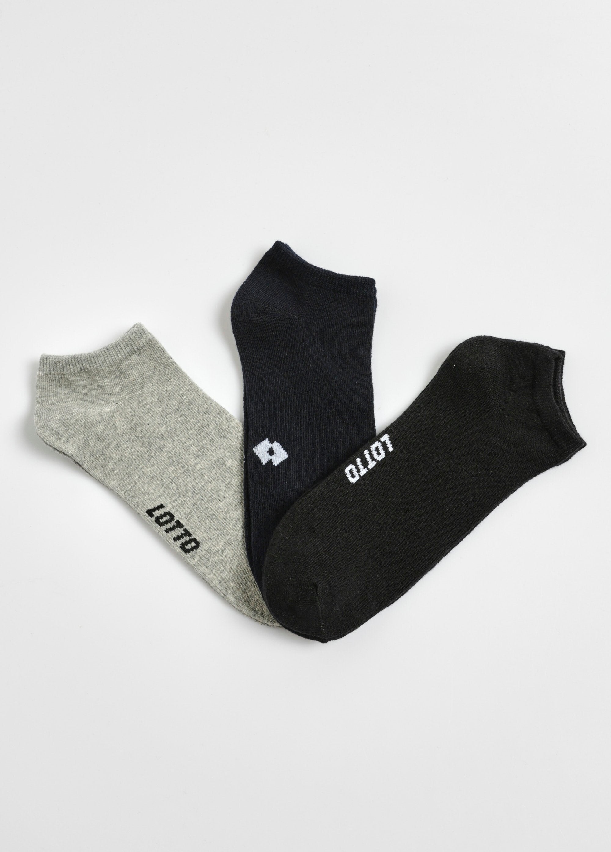 Pacote_com_3_meias_esportivas_sortidas_Assortis_gris_FA1_slim