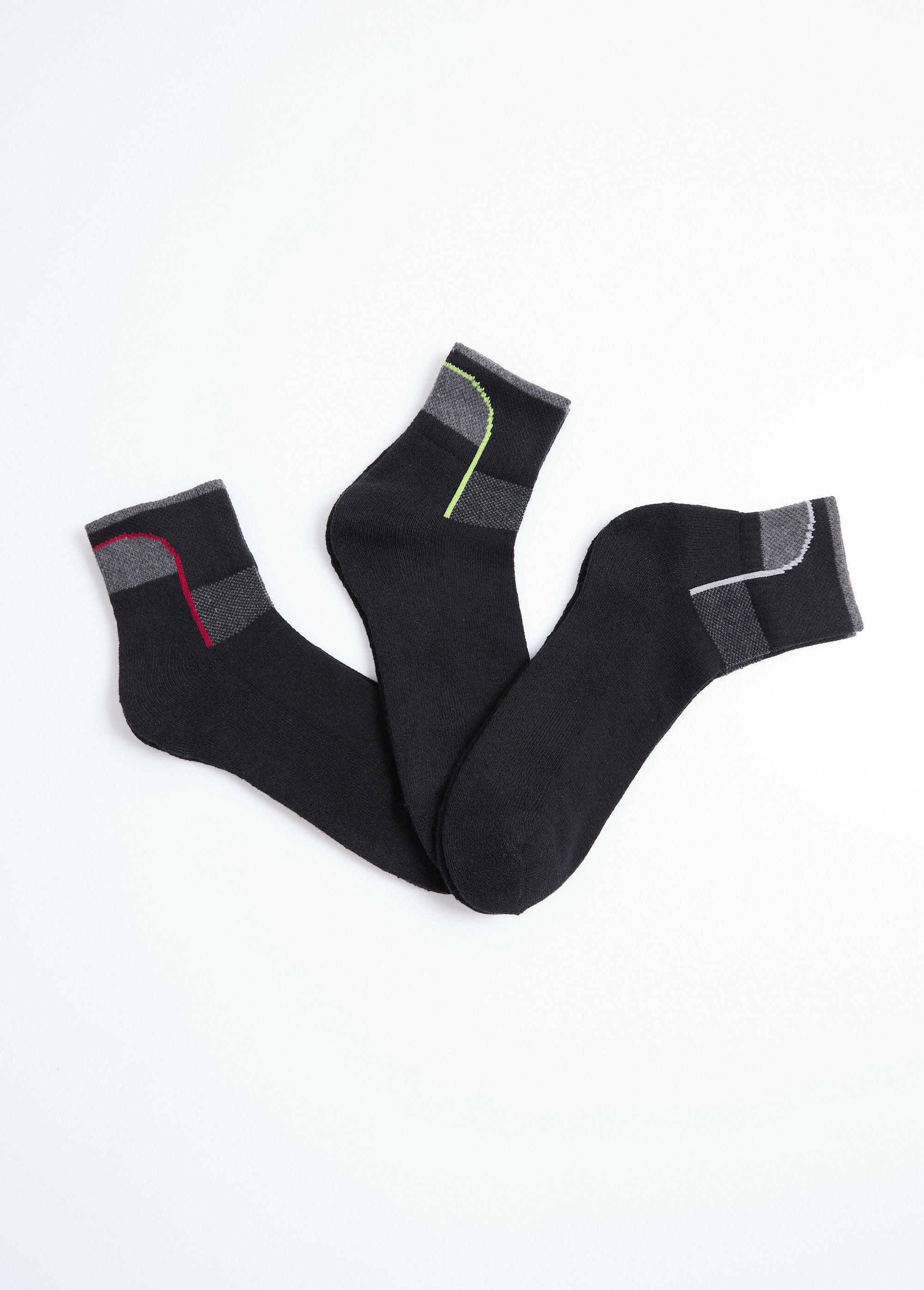 Pacote_com_3_meias_esportivas_sortidas_Assortis_vert_FA1_slim