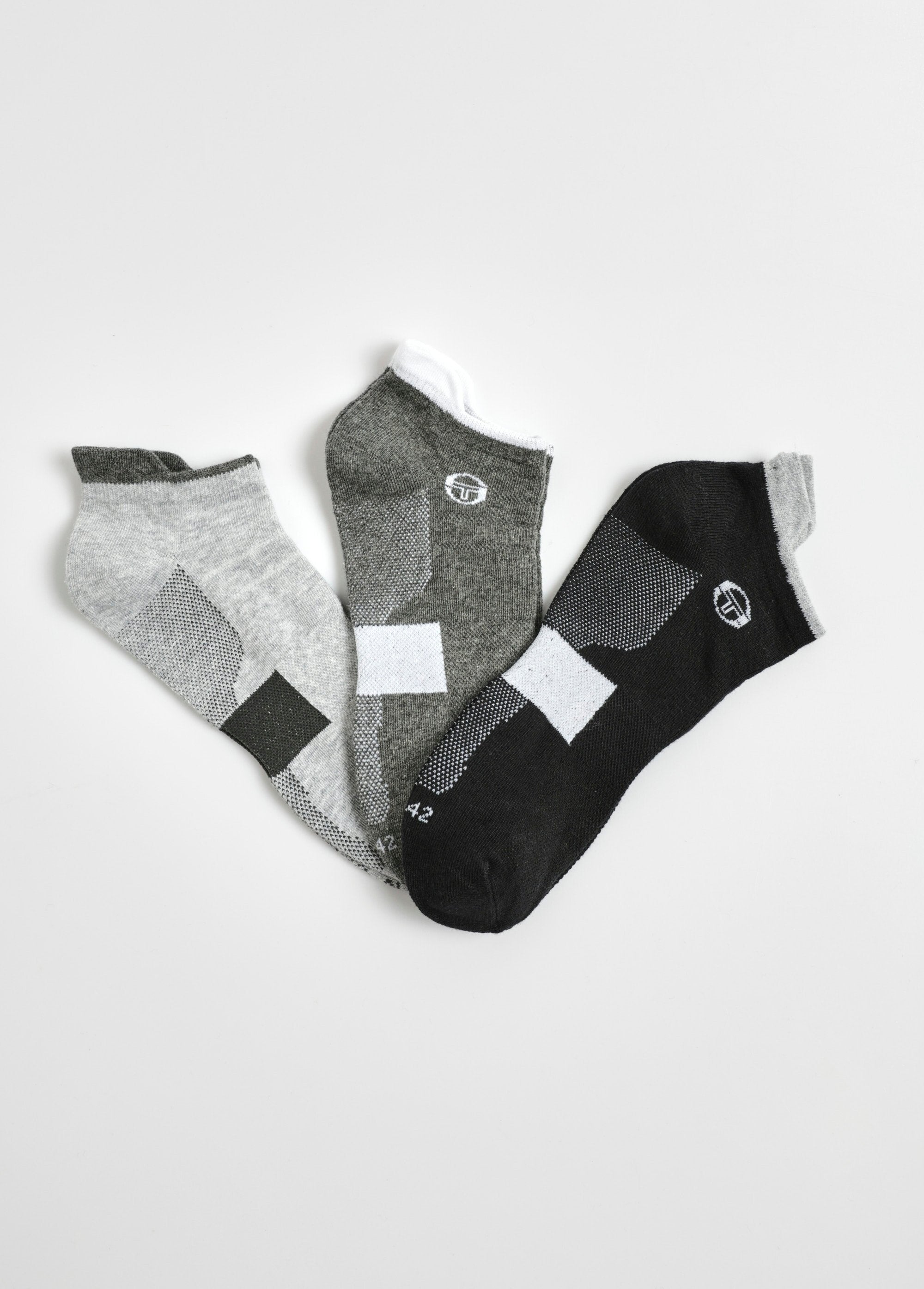 Pacote_de_3_meias_com_detalhes_no_calcanhar_Assortis_gris_FA1_slim