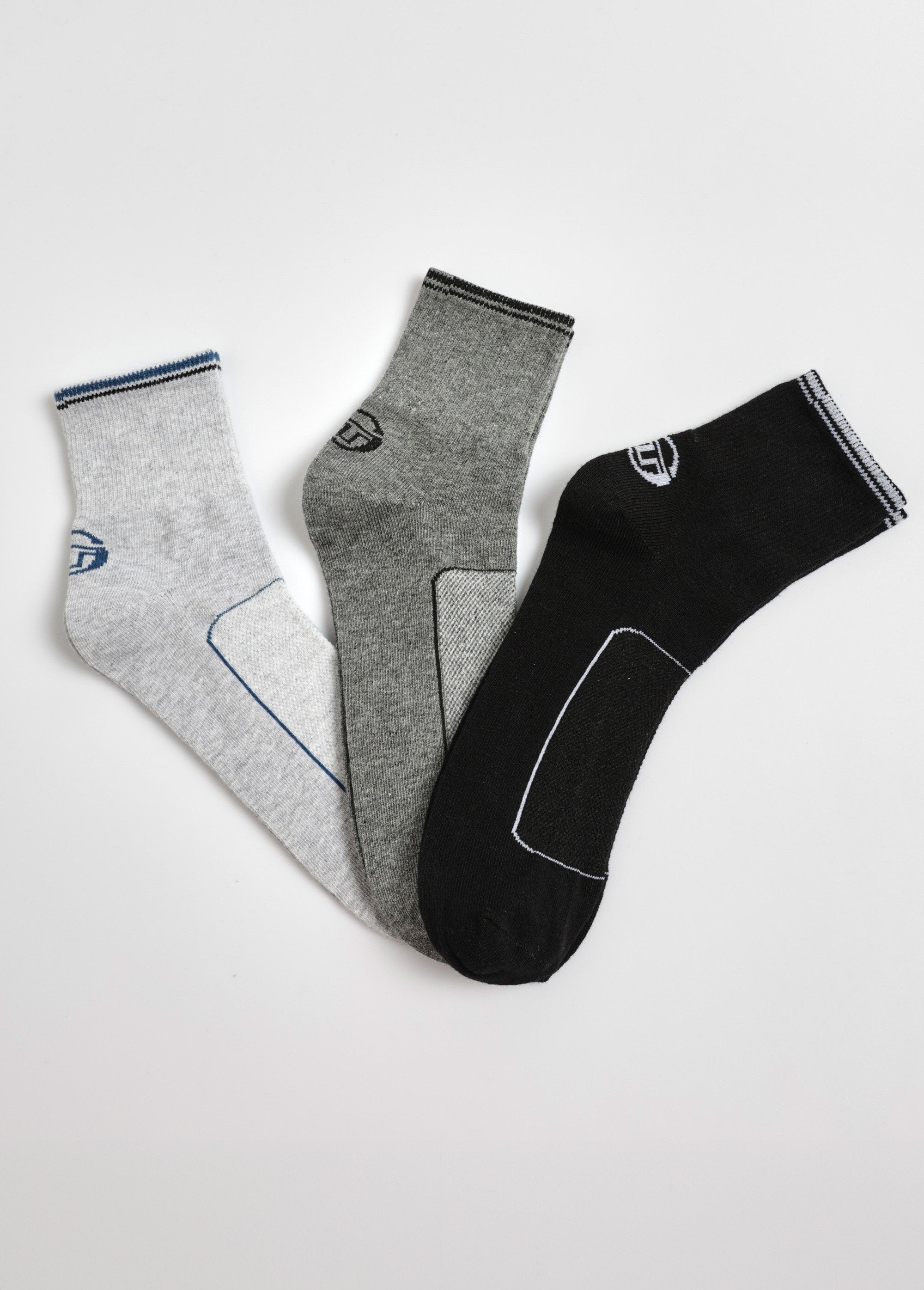 Pacote_com_3_meias_sortidas_de_fantasia_Assortis_gris__FA1_slim