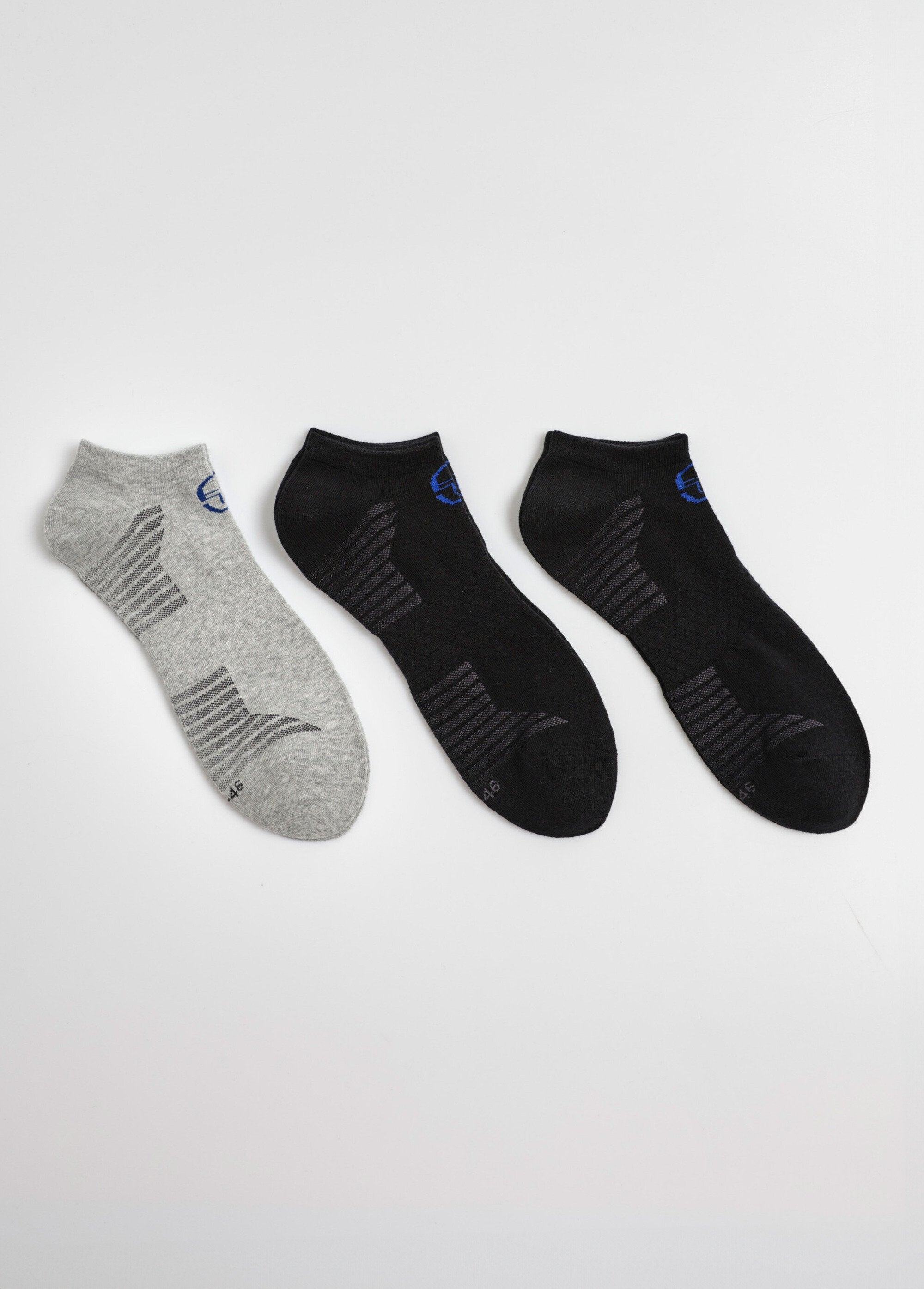 Pacote_com_3_meias_pequenas_estampadas_Assortis_gris_DE1_slim
