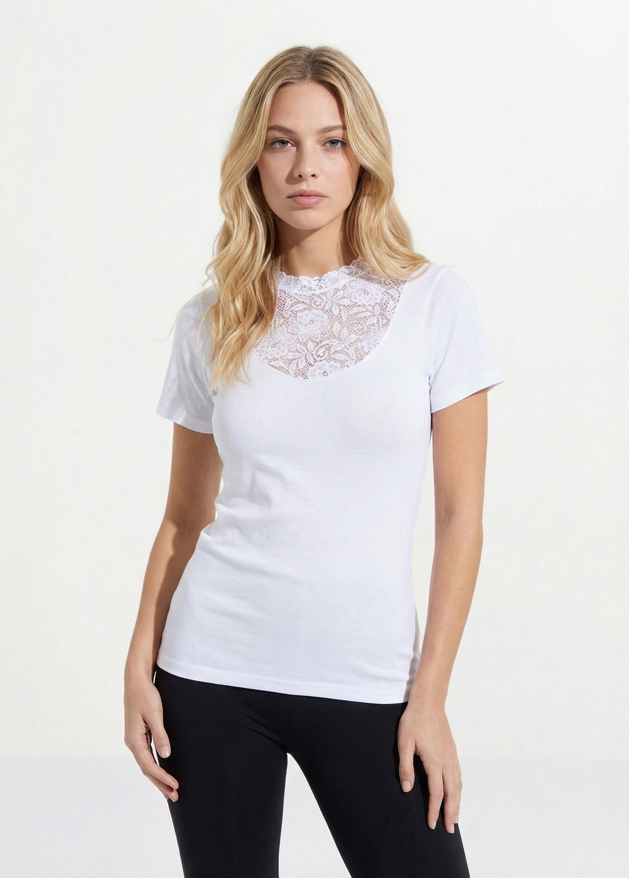 Camiseta_de_manga_curta_em_renda_BRANCO_FA1_slim