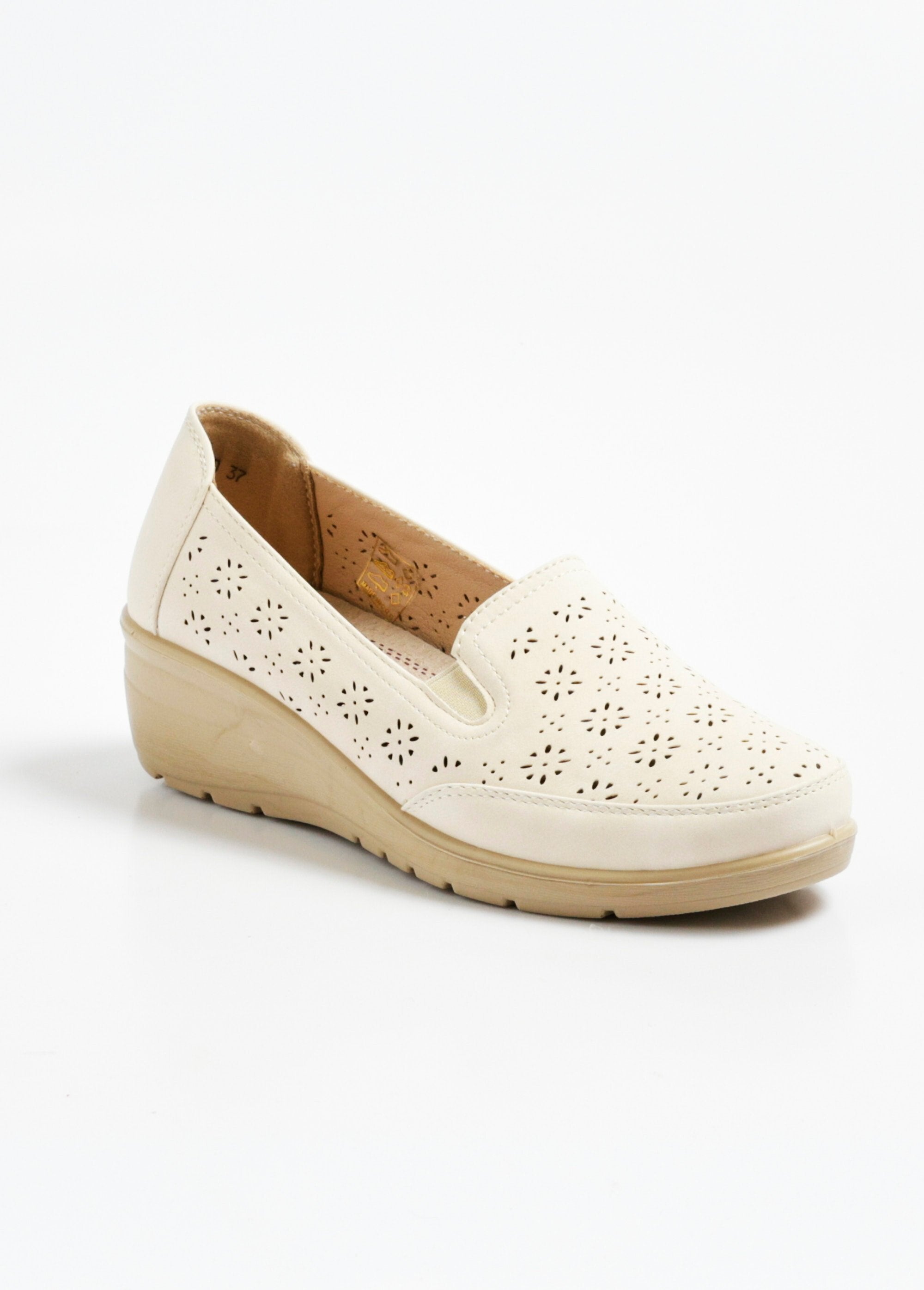 Mocassim_confortável_vazado_com_laterais_elásticas_Beige_FA1_slim