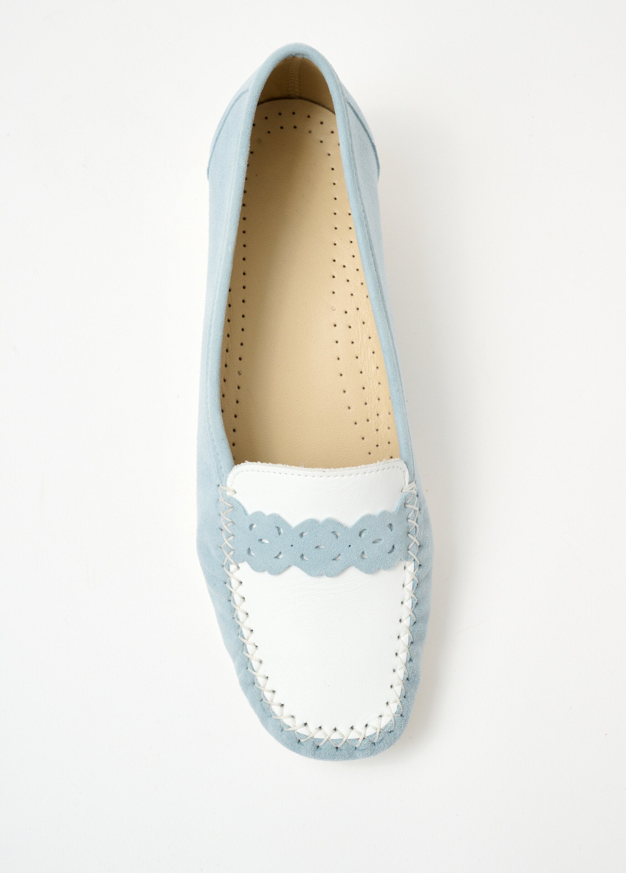 Mocassins_de_couro_com_largura_confortável_Céu_azul_e_branco_OV1_slim