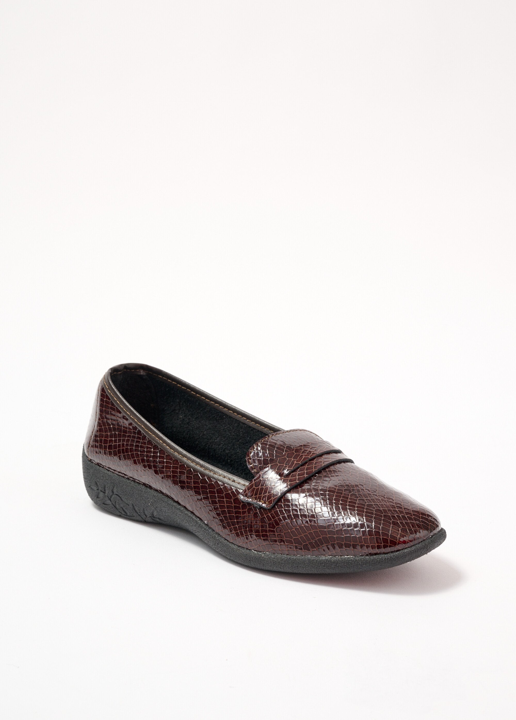 Mocassins_largos_em_pele_com_efeito_de_crocodilo_e_verniz_Marron_FA1_slim